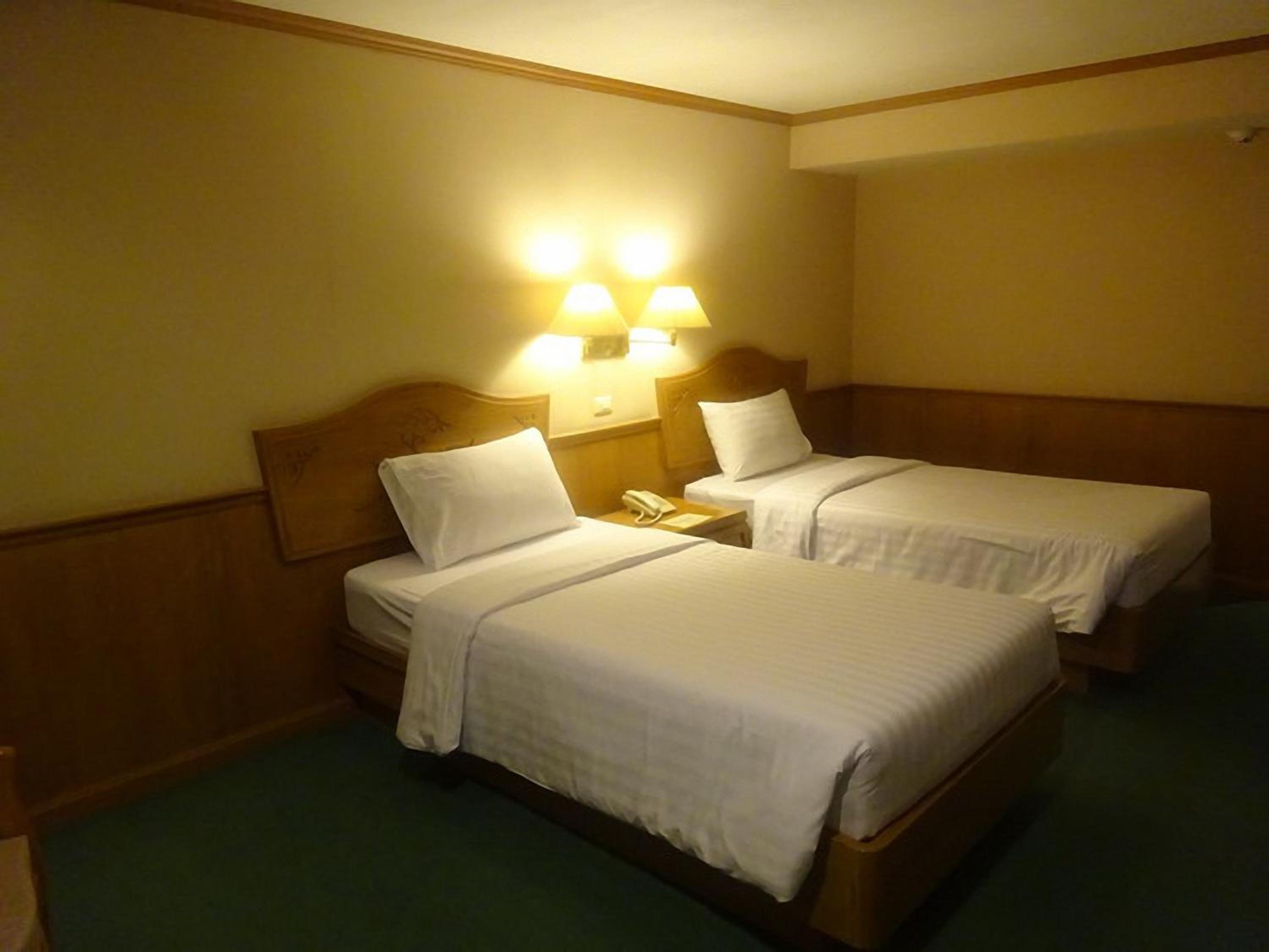 Economy Twin Room - Non-smoking photo 2