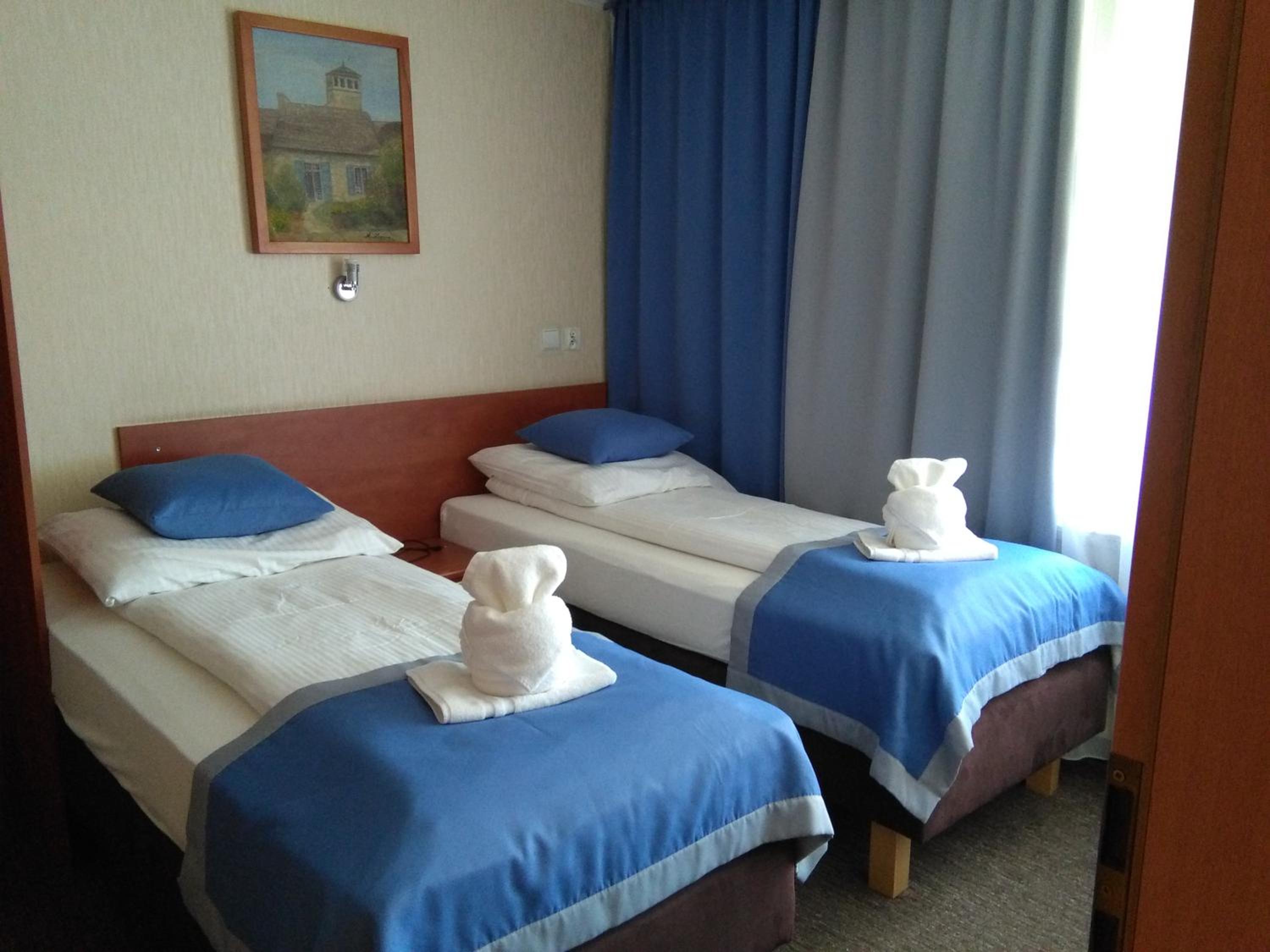 Standard Twin Room - Photo 1