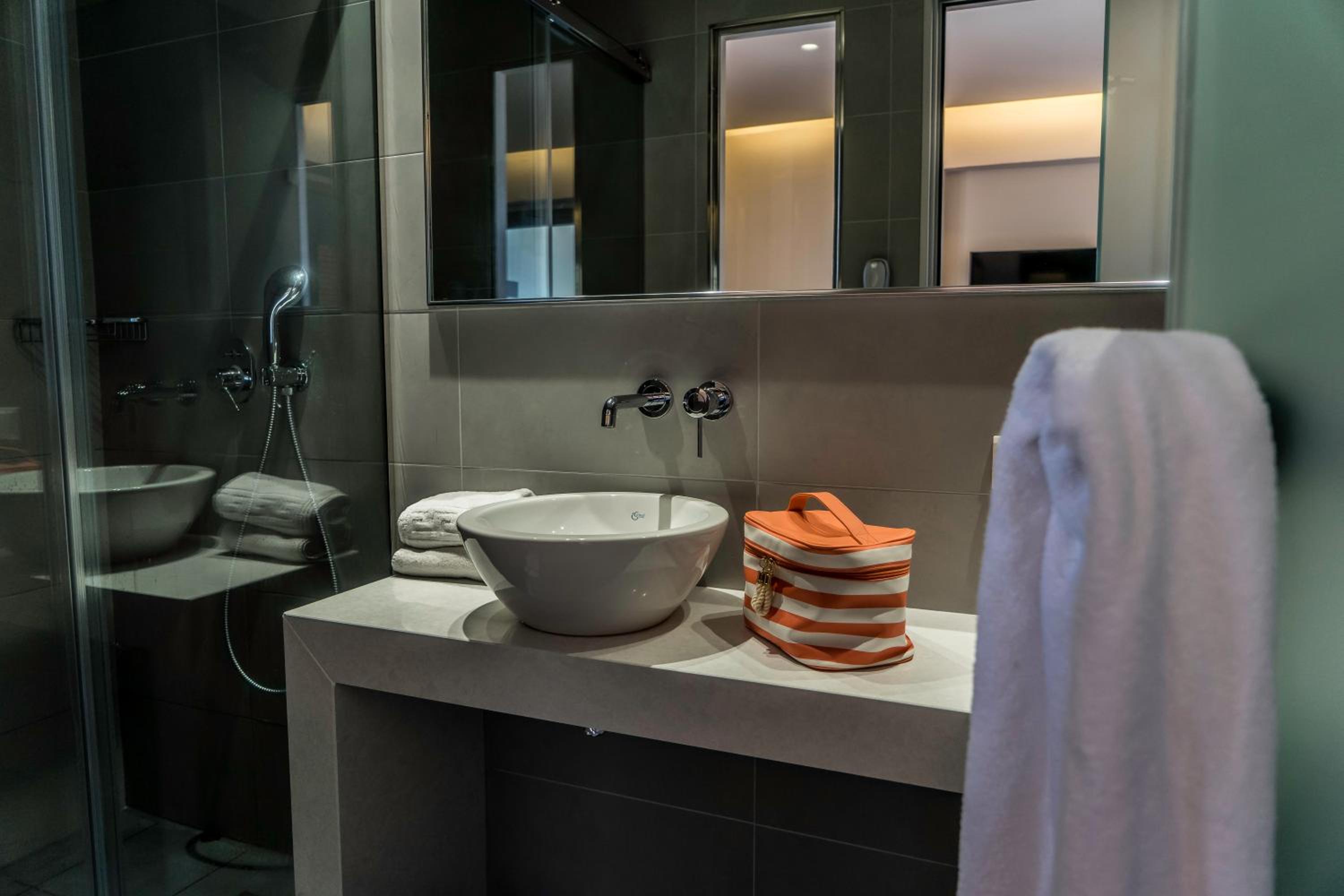Deluxe Room Open Air Jacuzzi Sea View thumbnail 6