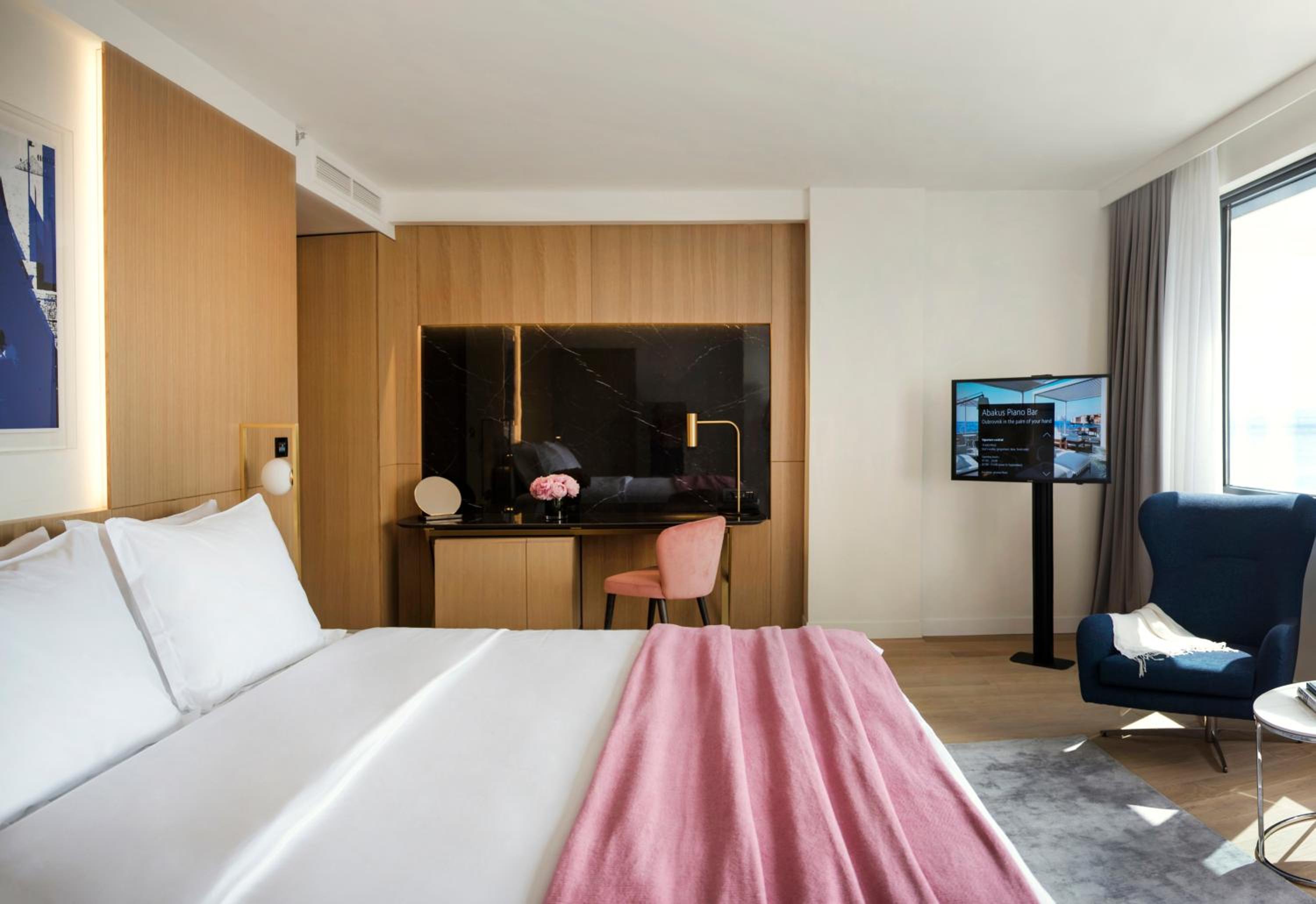 Superior Double Room with Partial Sea View
