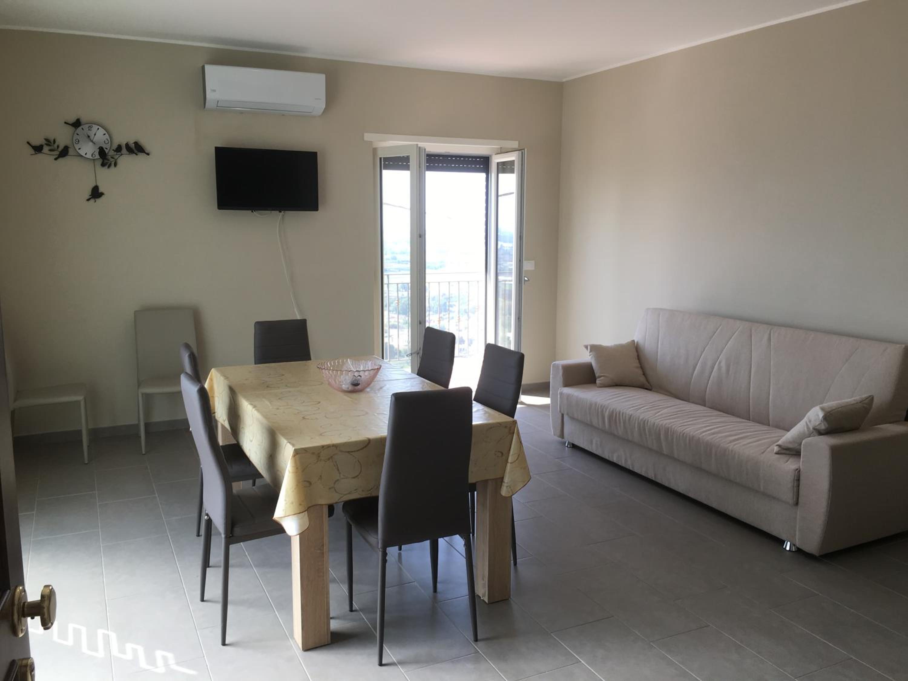 Two-Bedroom House - Photo 7