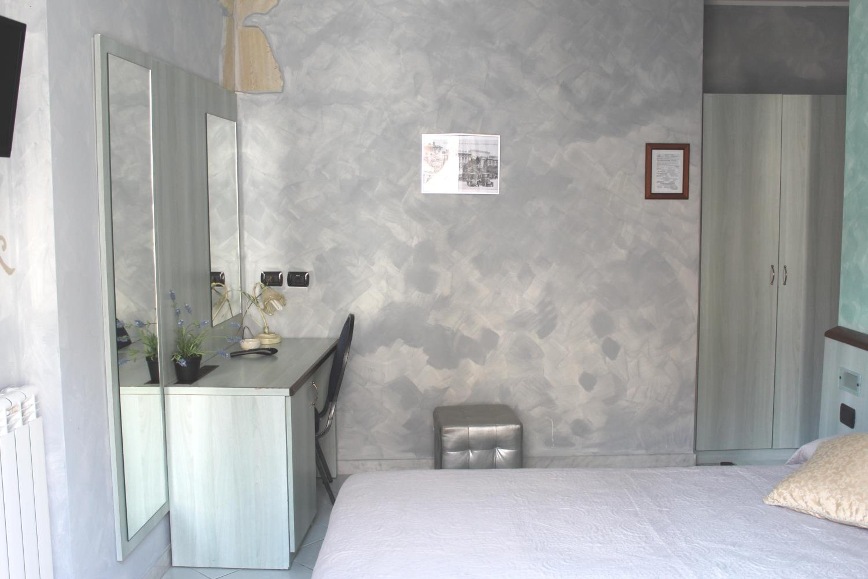 Double Room - Photo 13