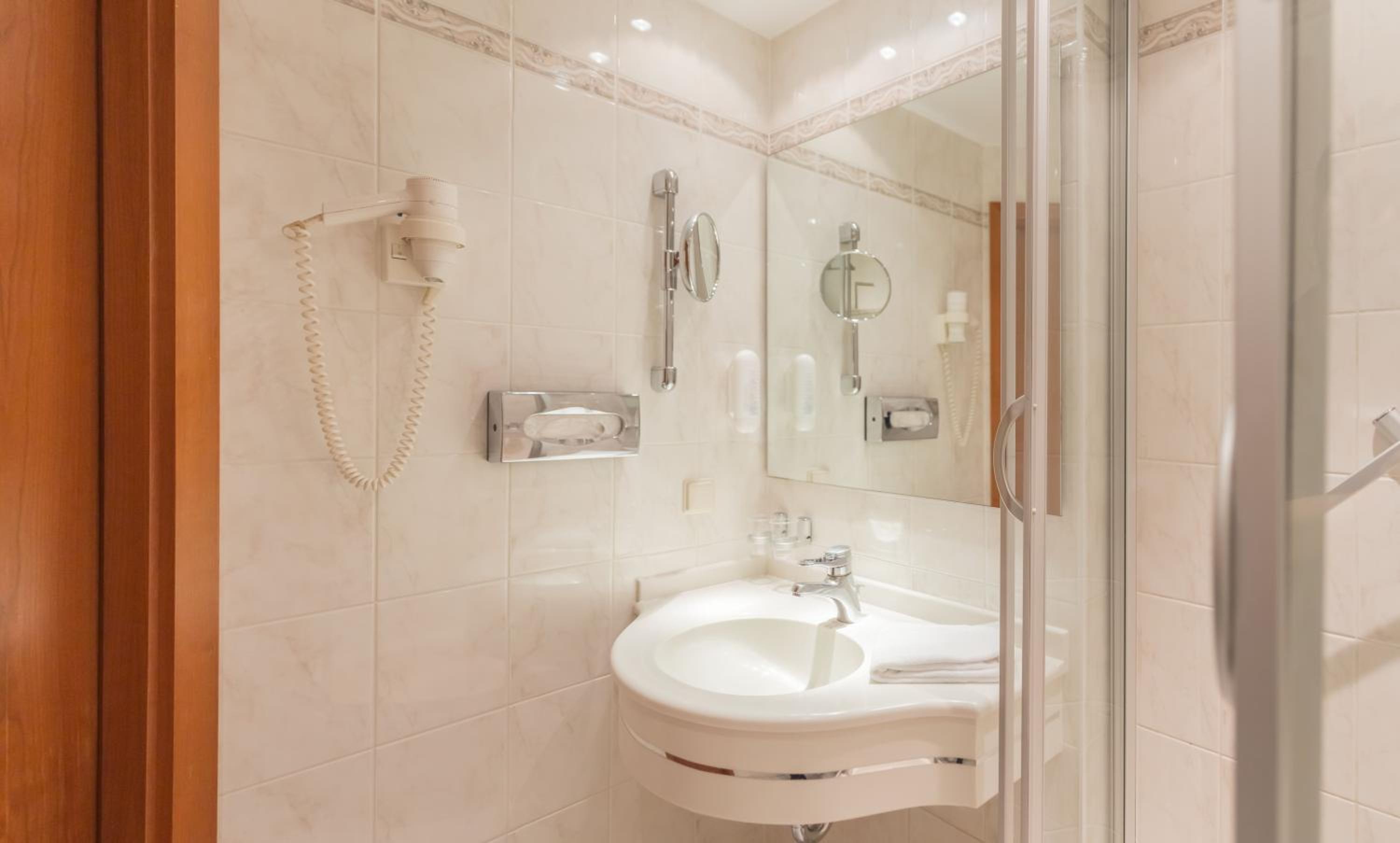 Comfort Double Room - Photo 8