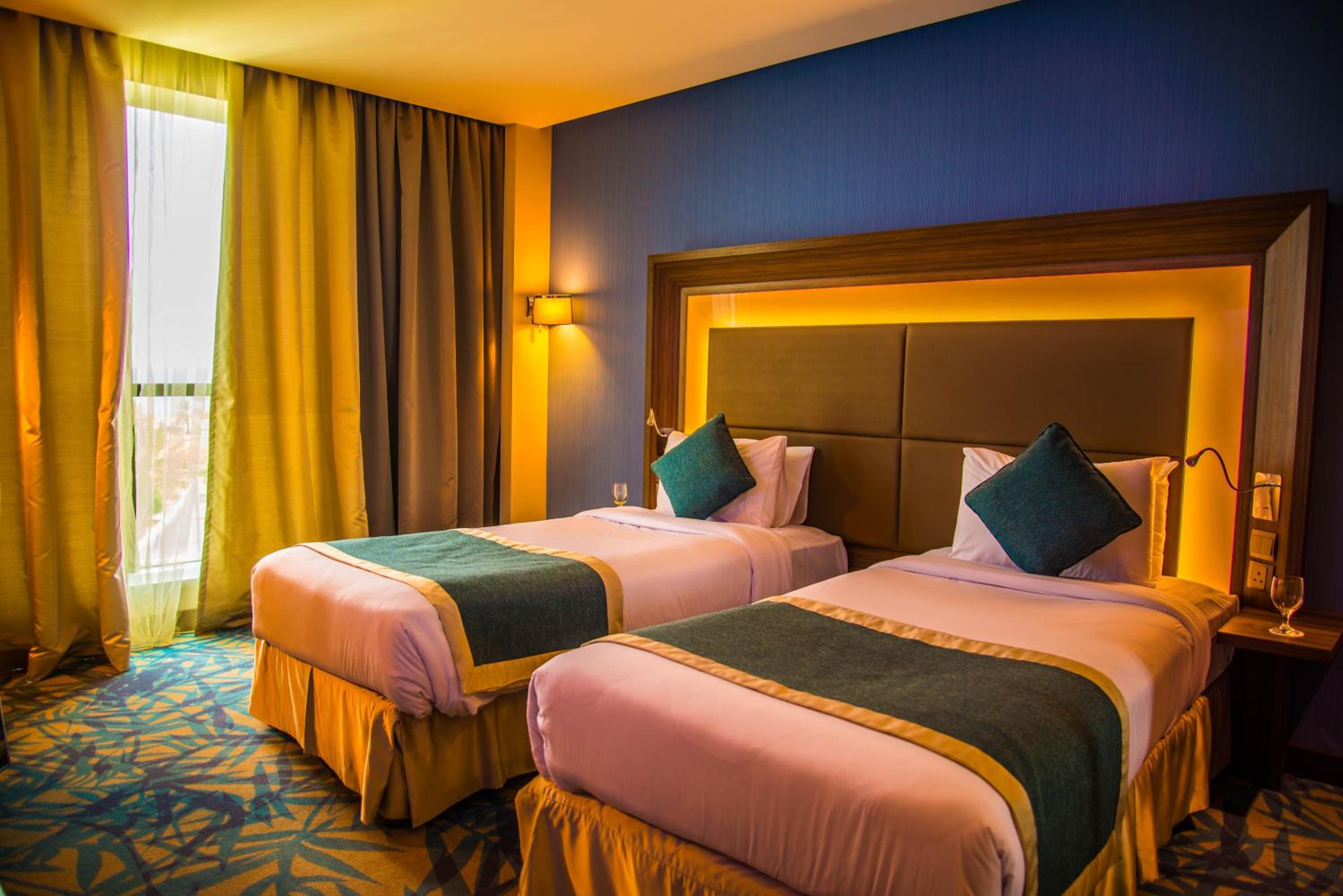 Two-Bedroom Superior Suite with Double Bed and Sofa Bed with Sea or City View - Photo 2