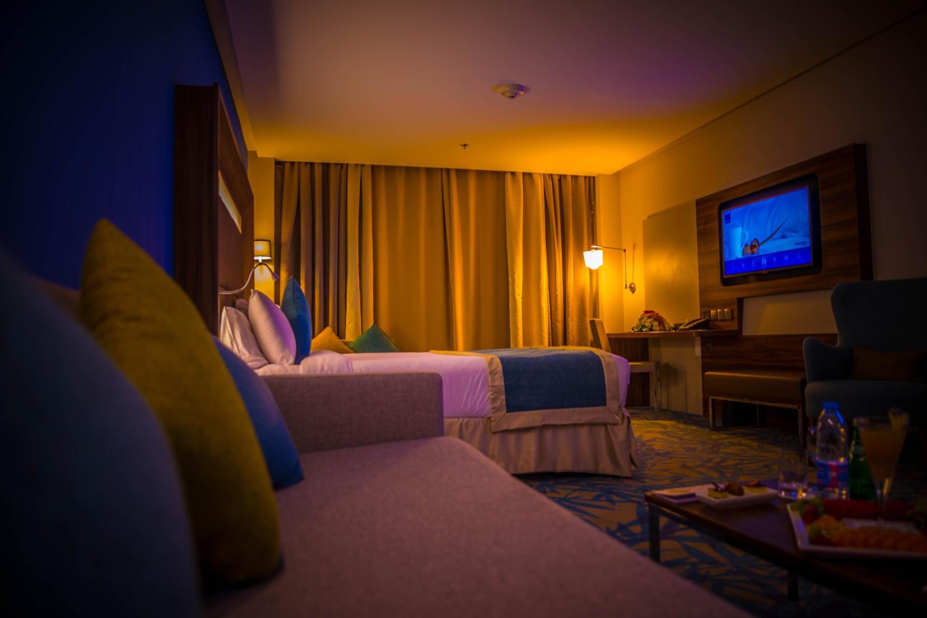 Junior Suite with Sea or City View - Photo 1