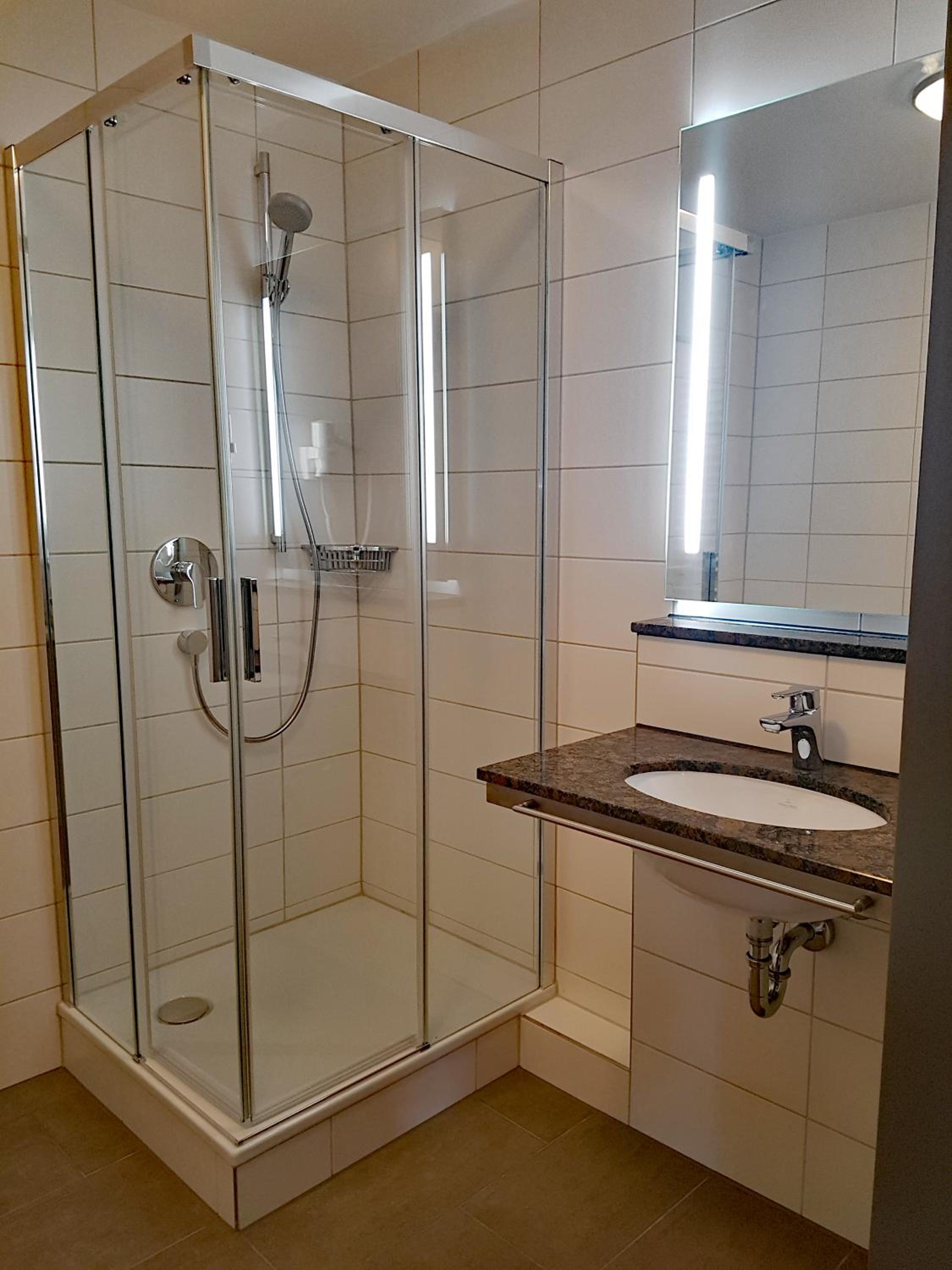 Double or Twin Room with Bathroom photo 2