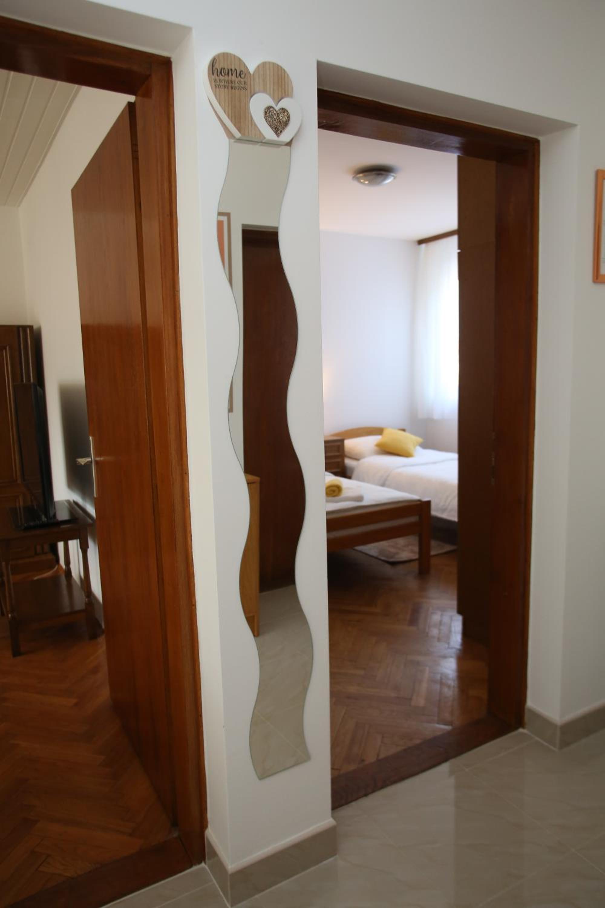 Deluxe Apartment - Photo 9