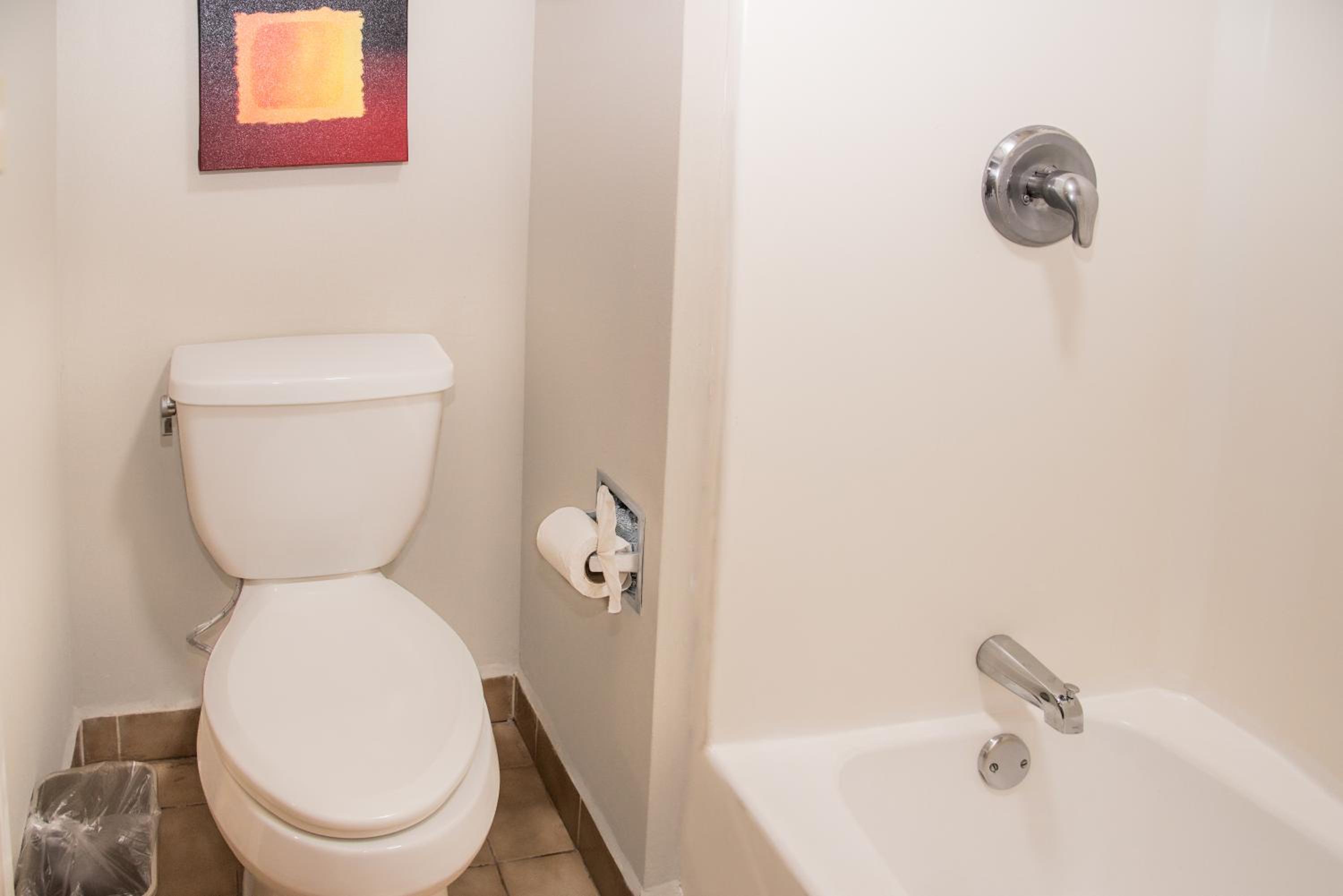 King Room - Non-Smoking - Photo 13