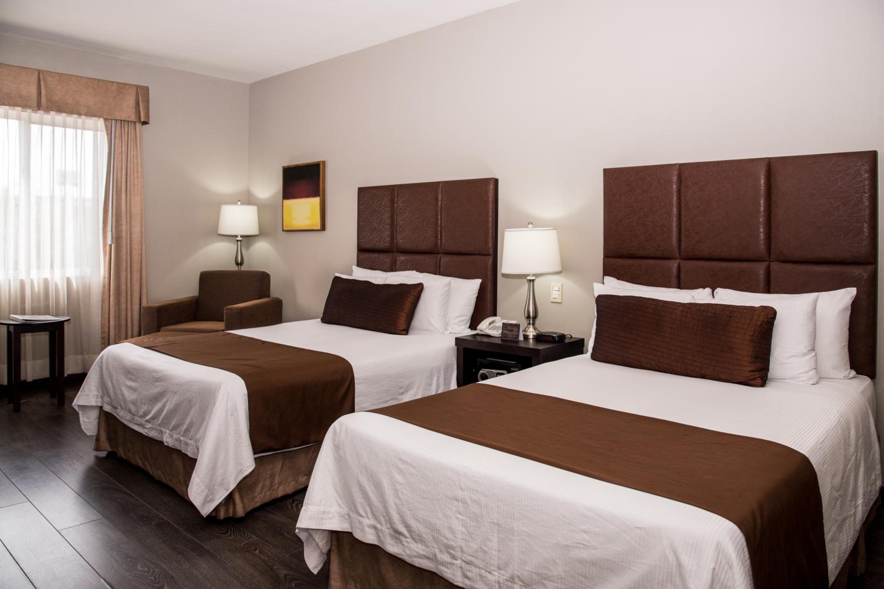 Double Room with Two Double Beds - Non-Smoking - Photo 6