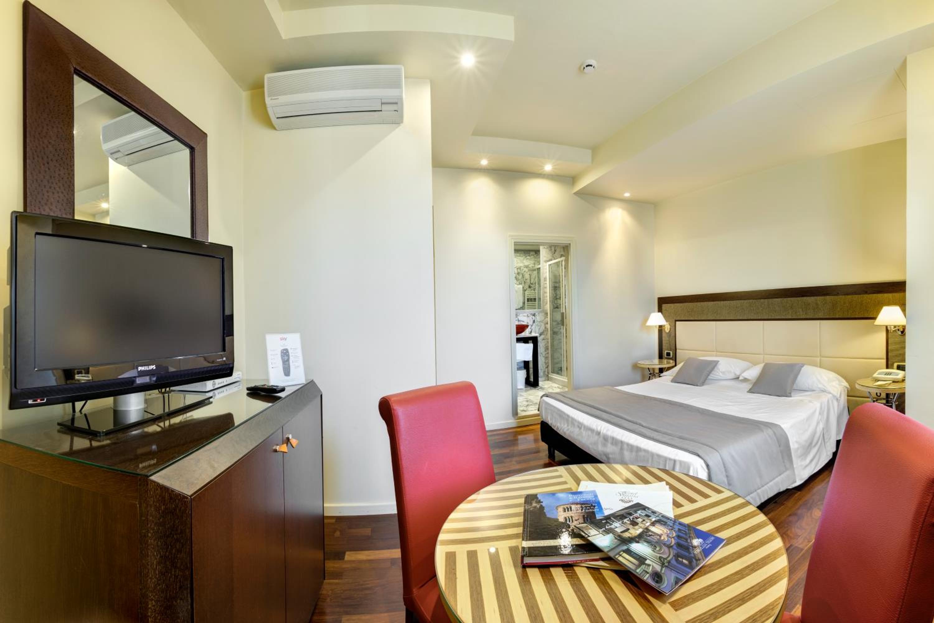 Double or Twin Room photo 3