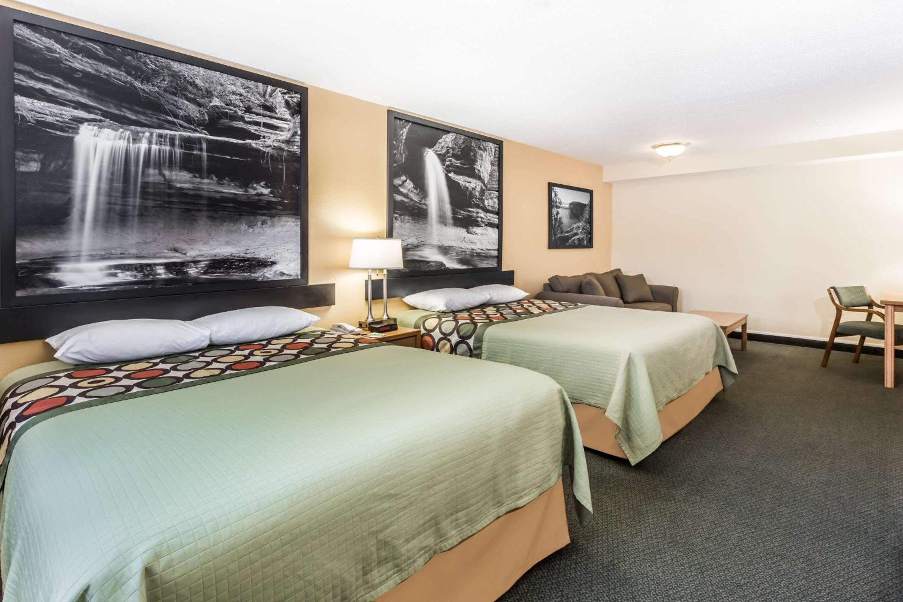 Studio Suite with Two Queen Beds - Non-Smoking photo 1