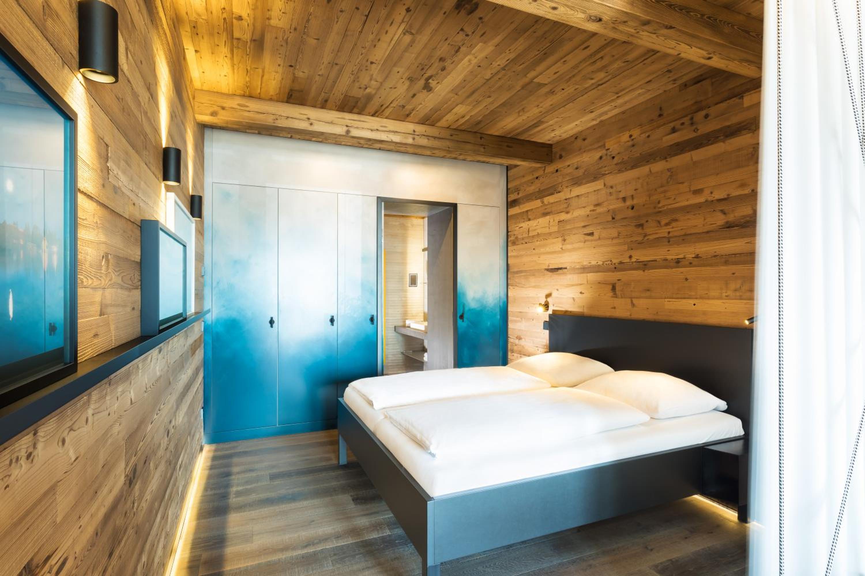 Boathouse-Double Room with Lake View and Terrace photo 2