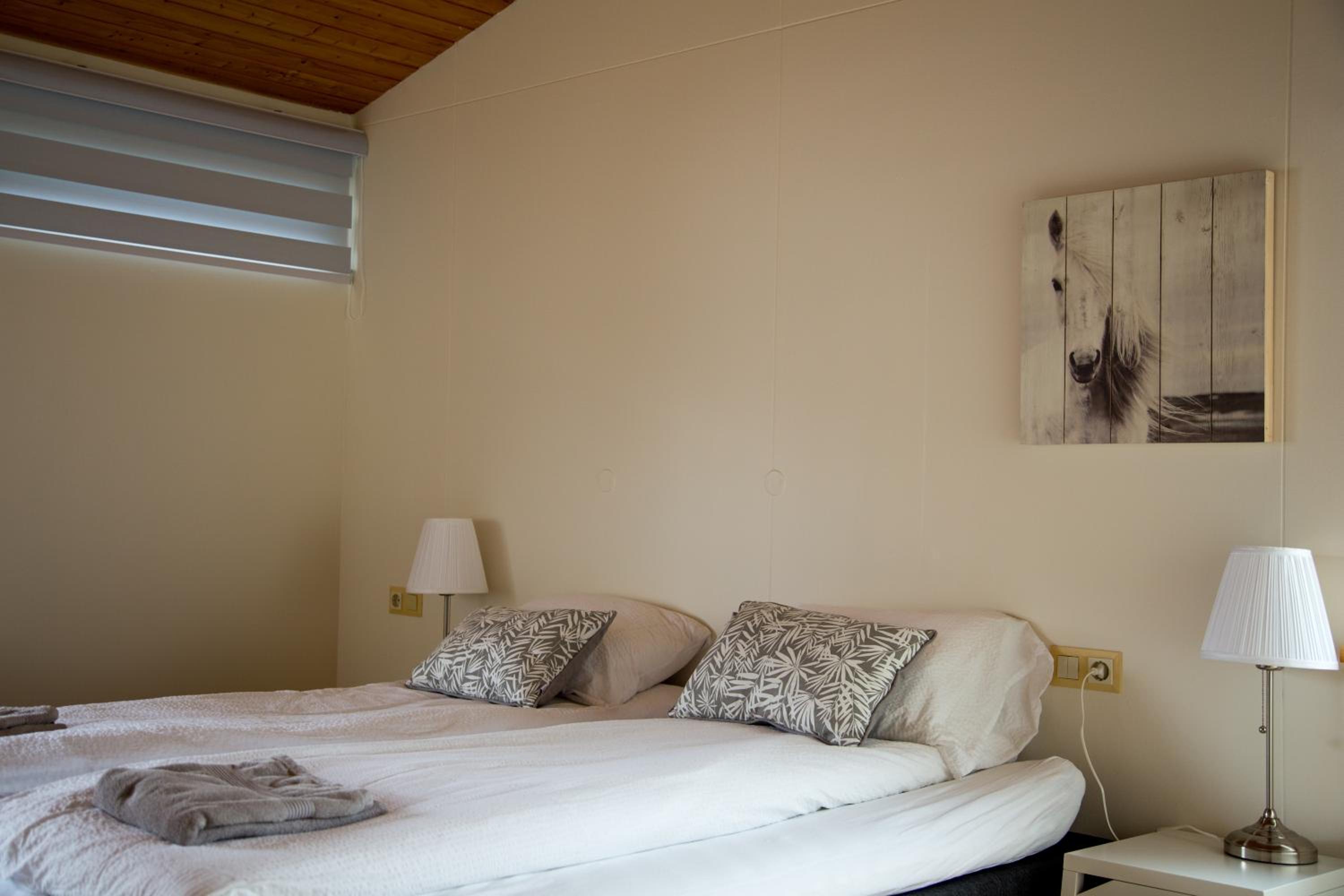 Double or Twin Room with Shared Bathroom photo 1