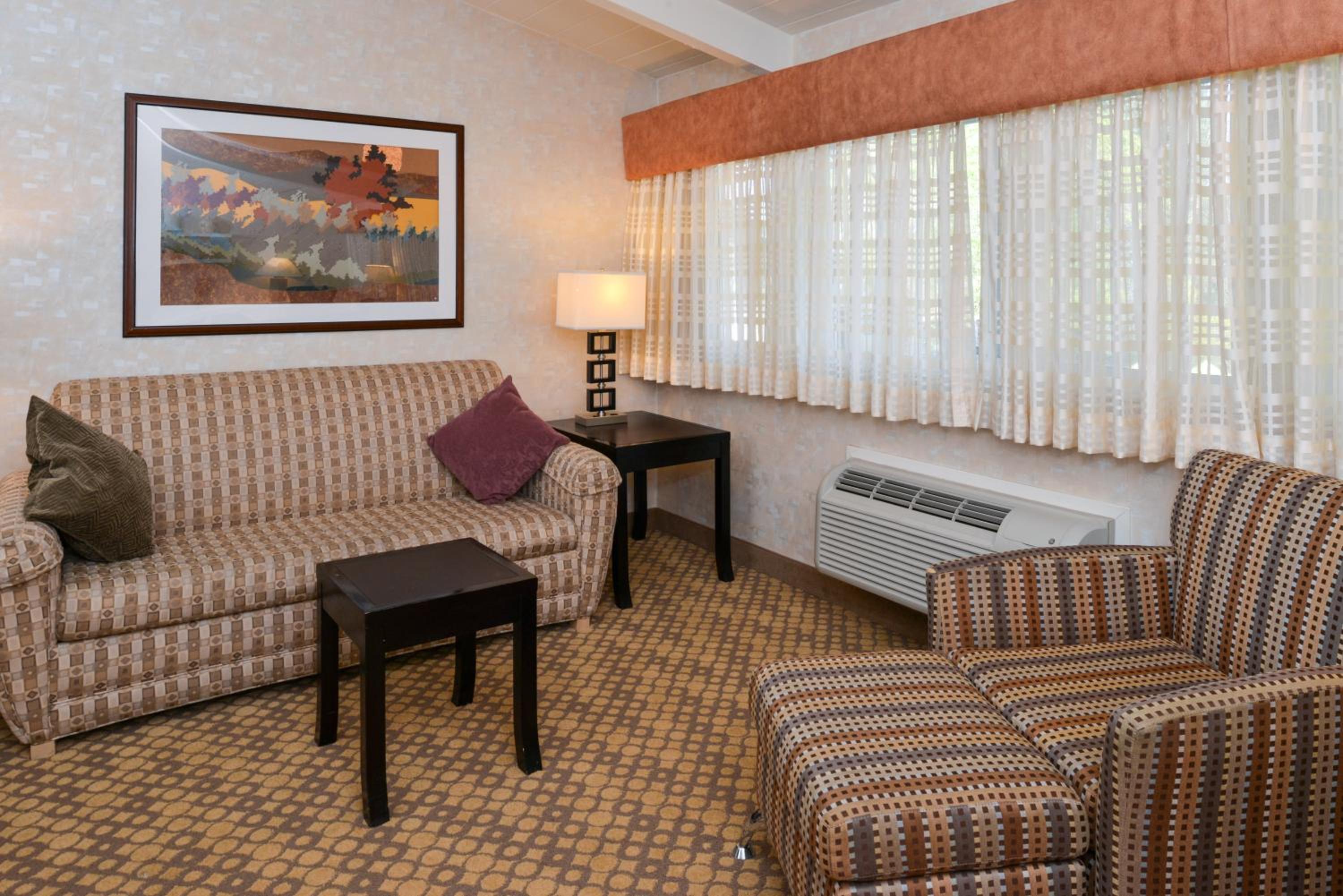 Queen Suite with Courtyard - Photo 3