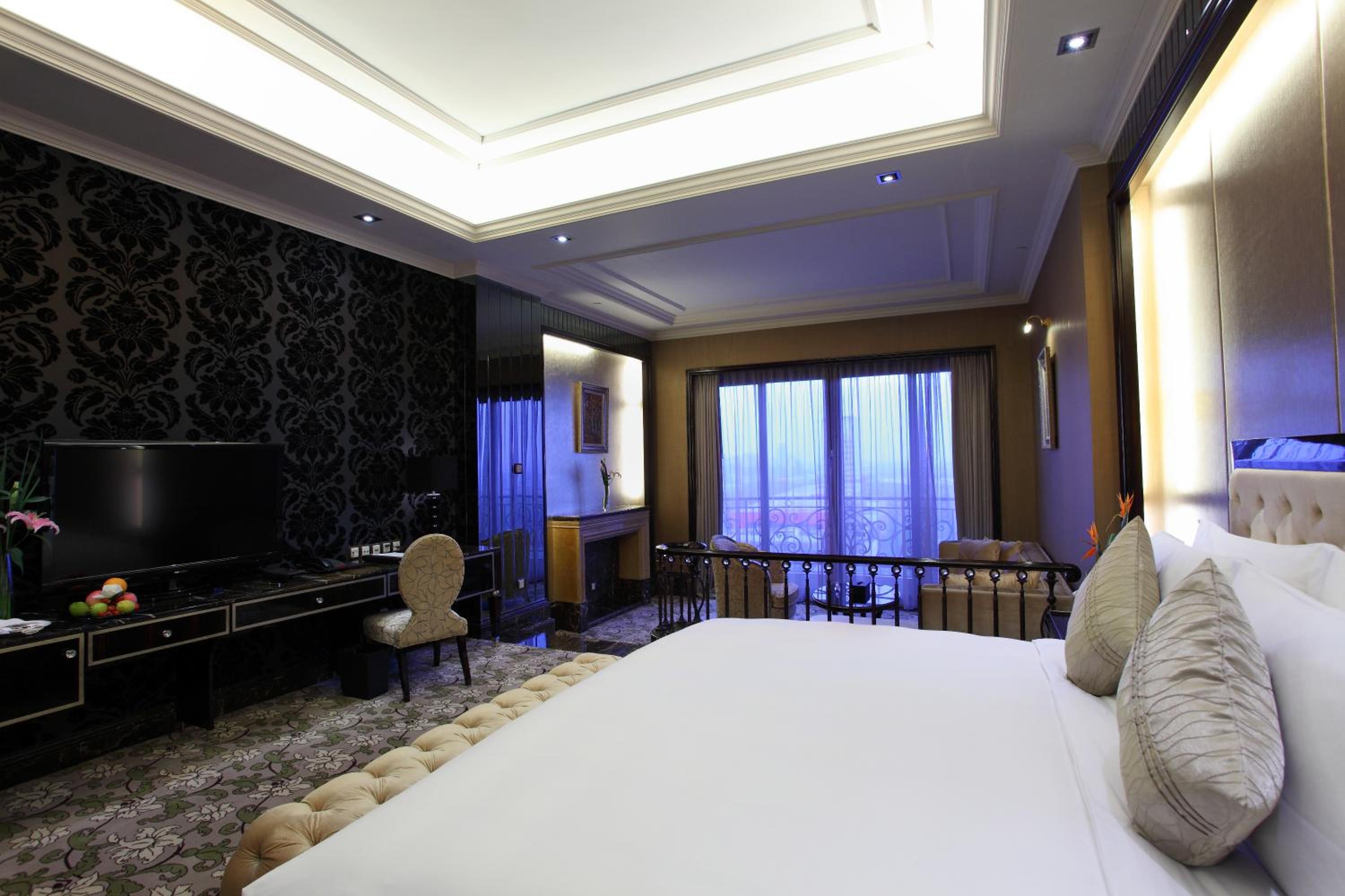Chateau Premier King Room