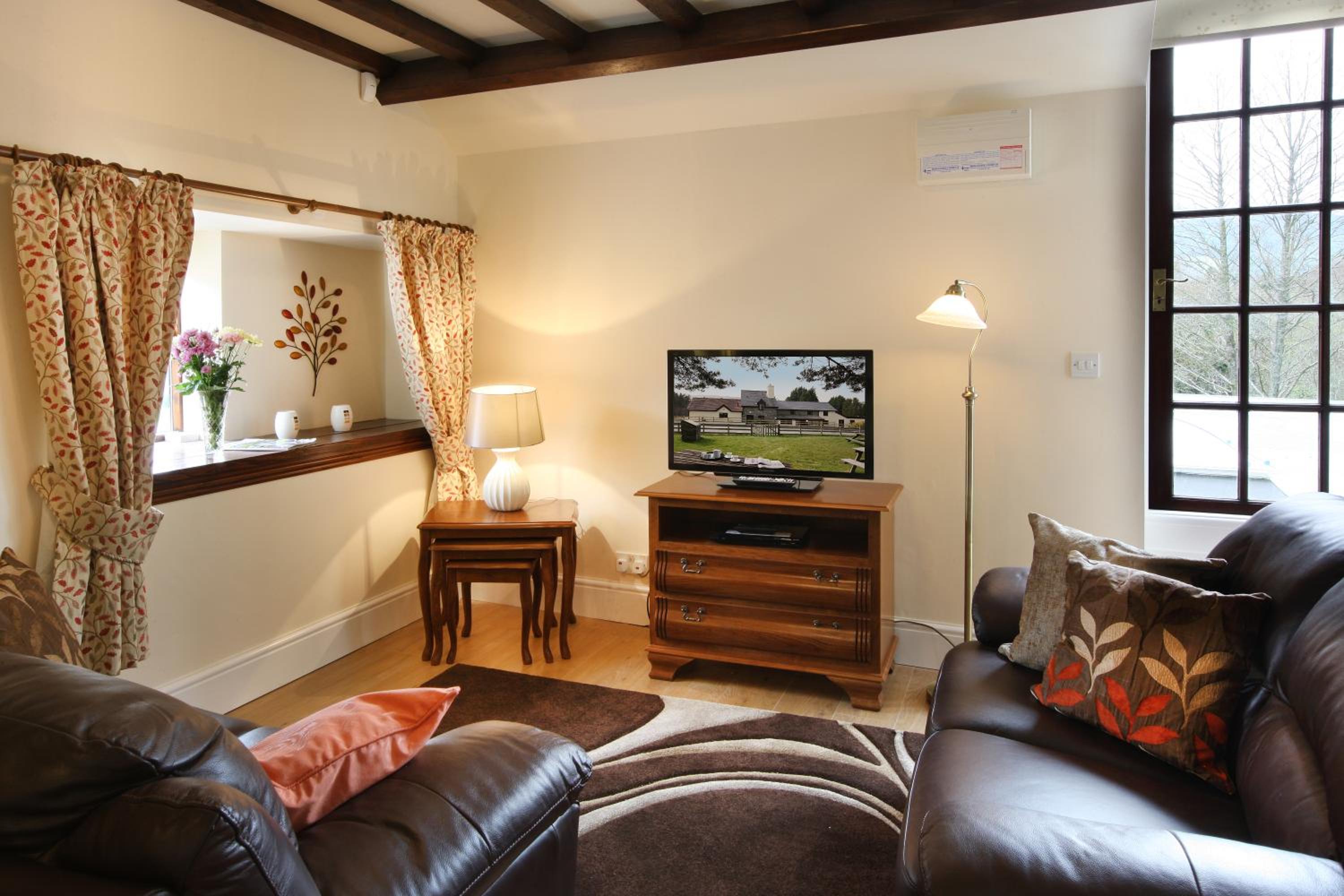 Two-Bedroom Cottage photo 1
