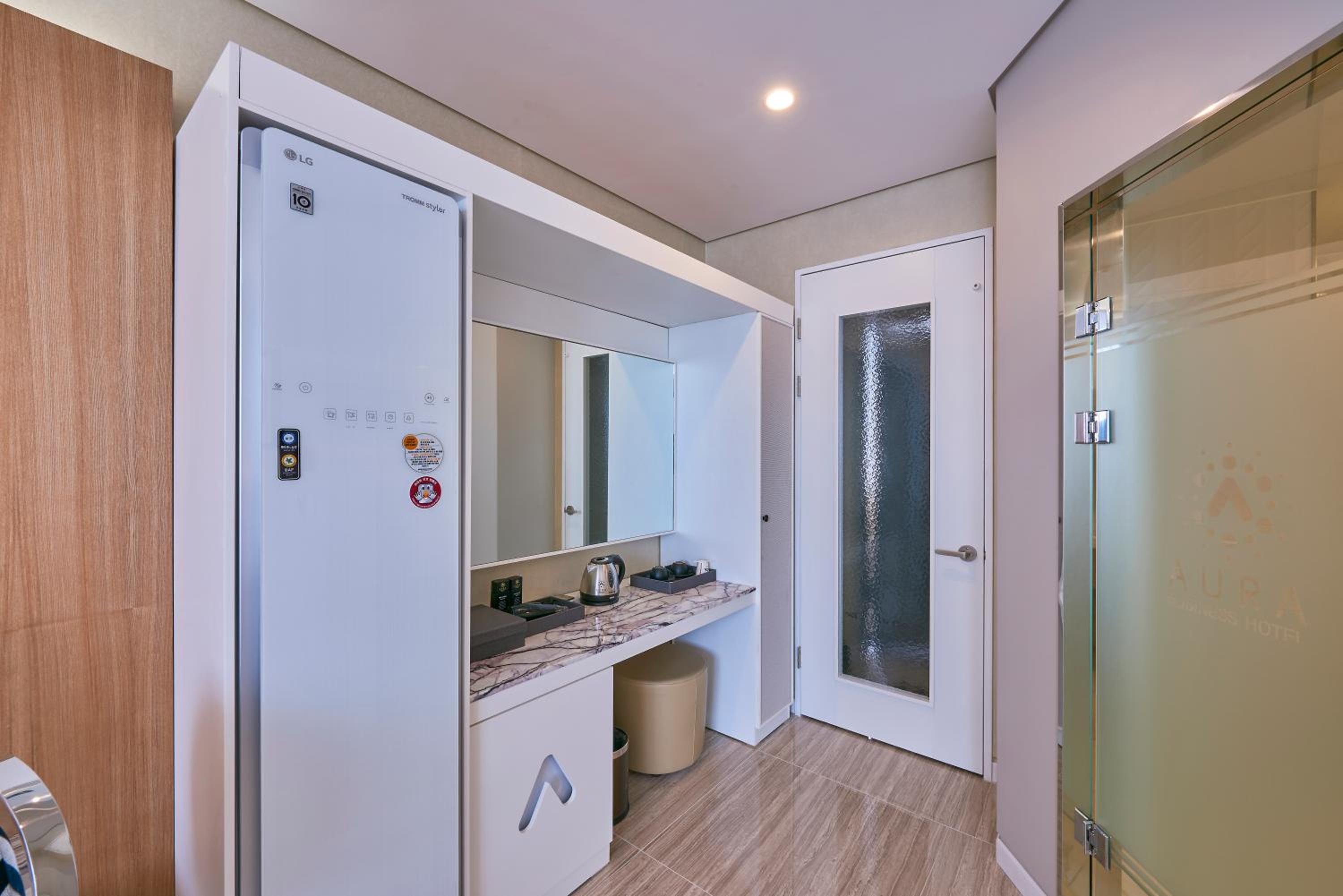 Premium Twin Room photo 3