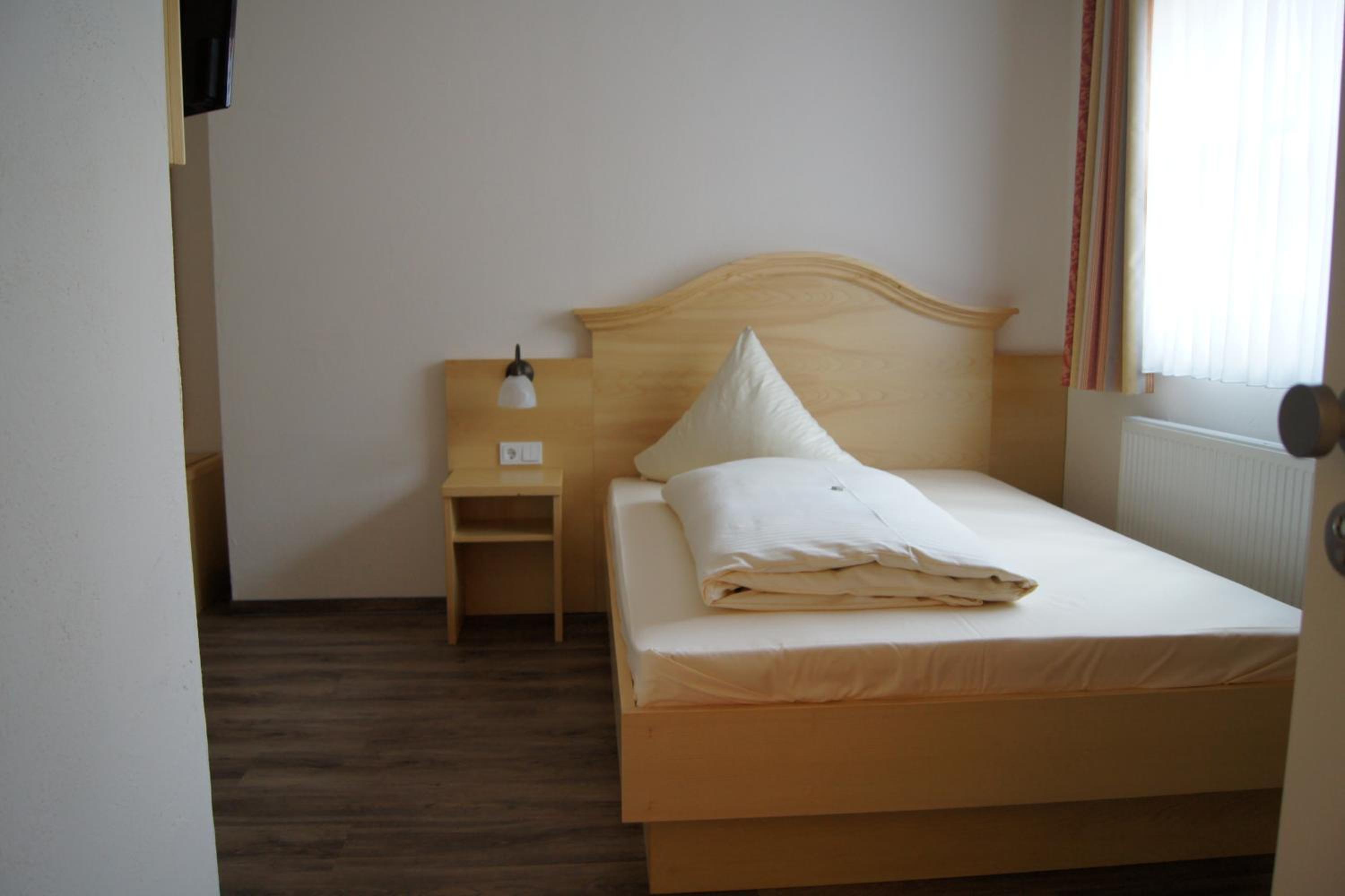 Single Room with Private Bathroom