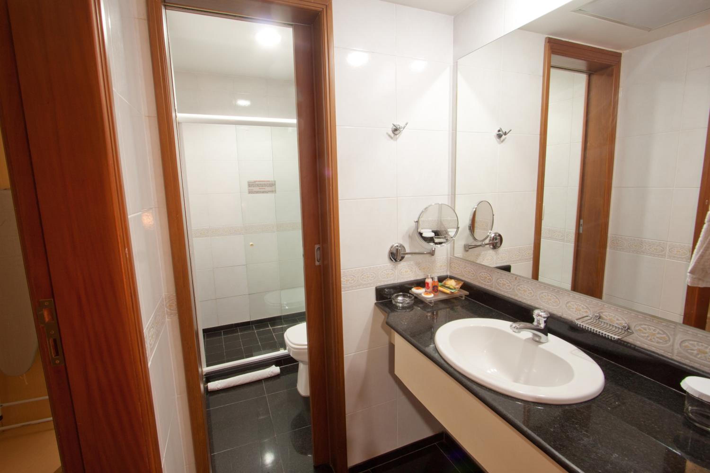 Superior Suite - Photo 6