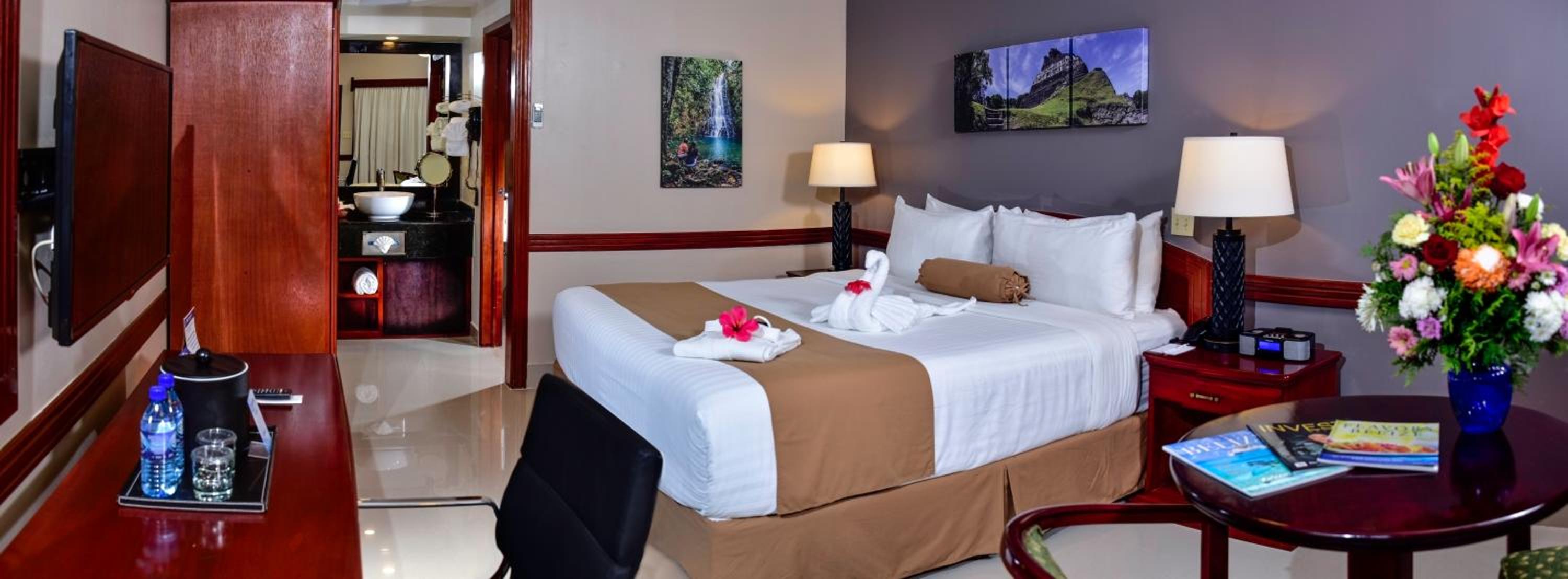 Premium King Room - Non Smoking - Photo 23