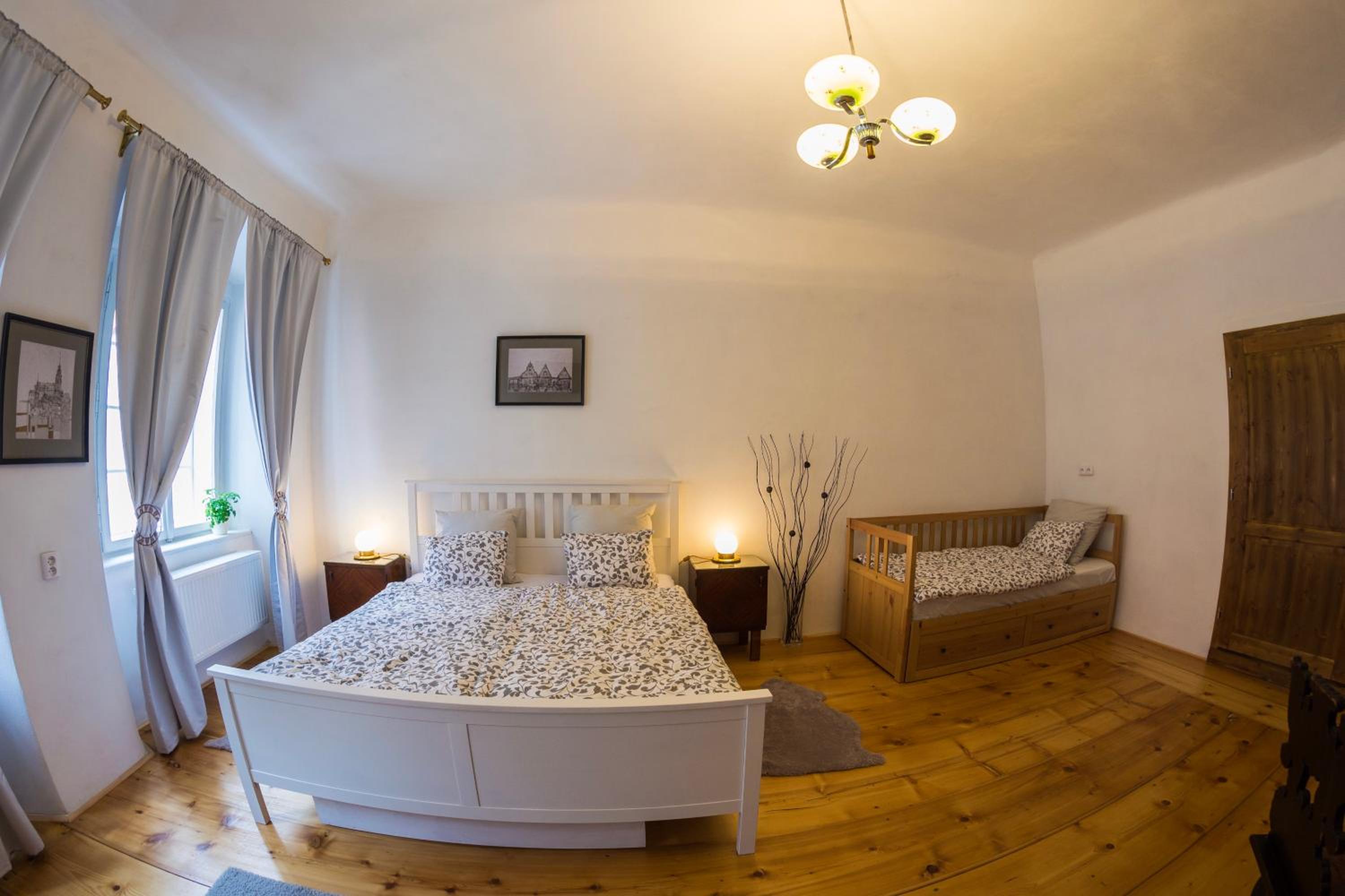 Deluxe Quadruple Room with Bath - Photo 29