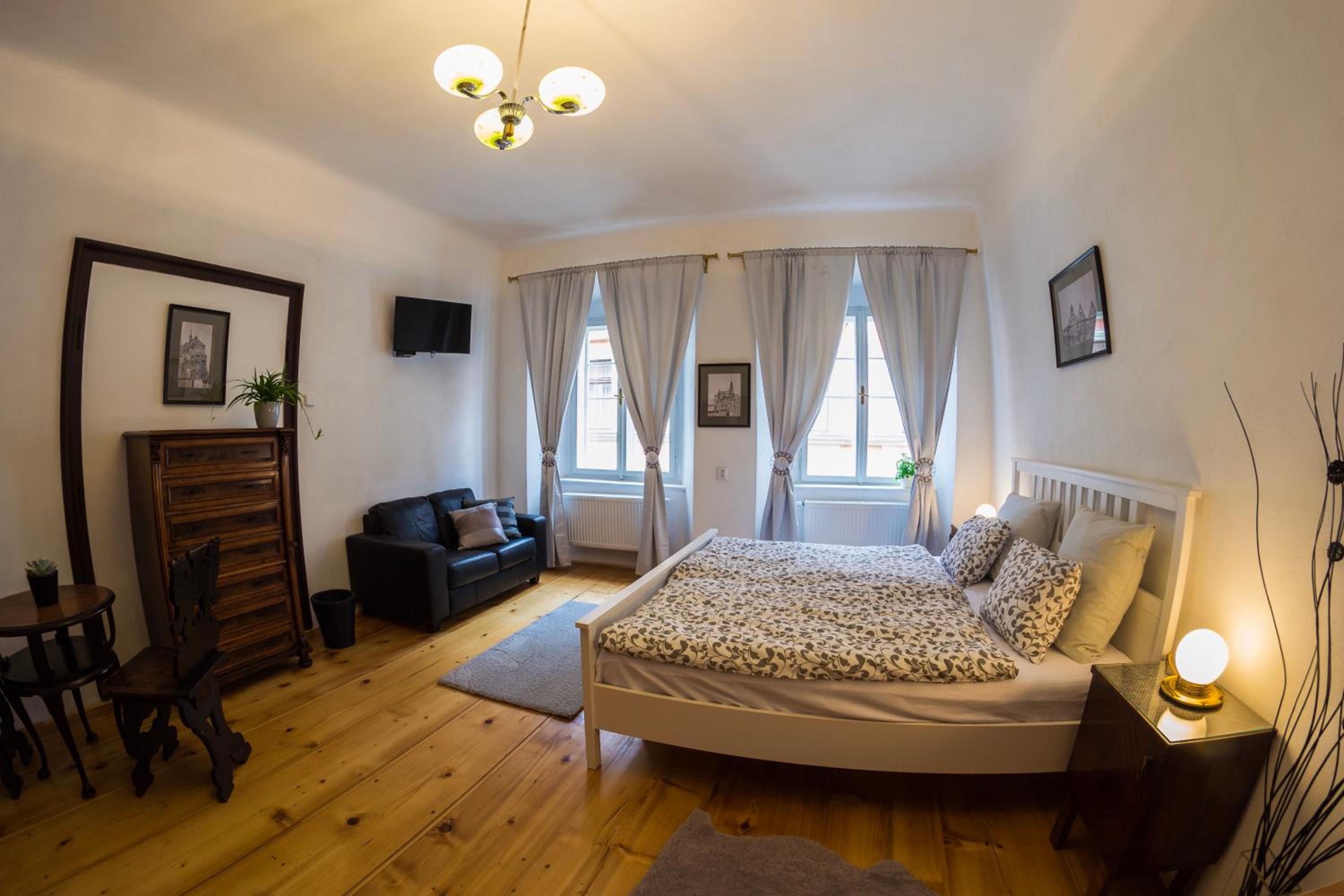 Deluxe Quadruple Room with Bath - Photo 24