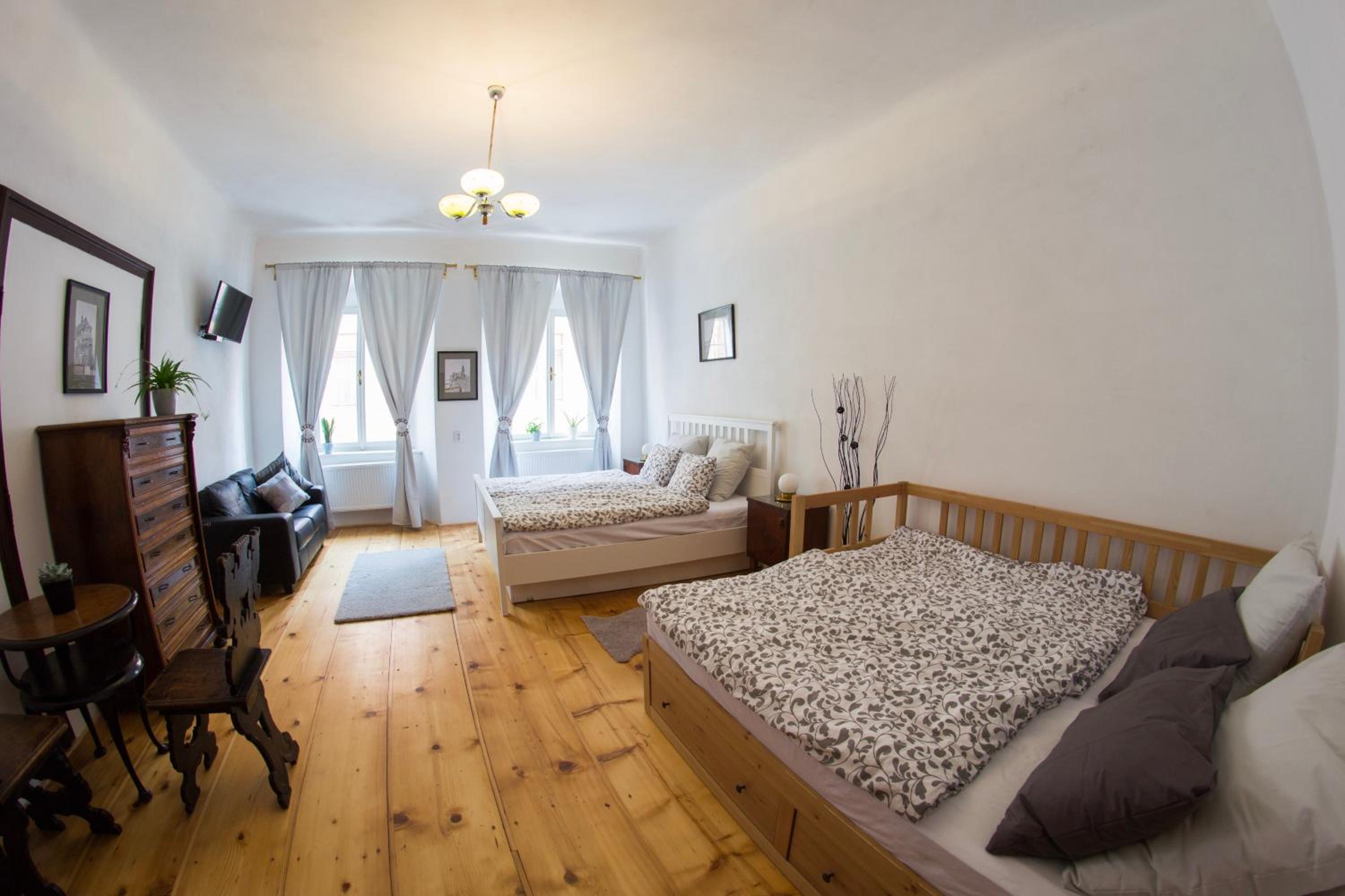 Deluxe Quadruple Room with Bath - Photo 23