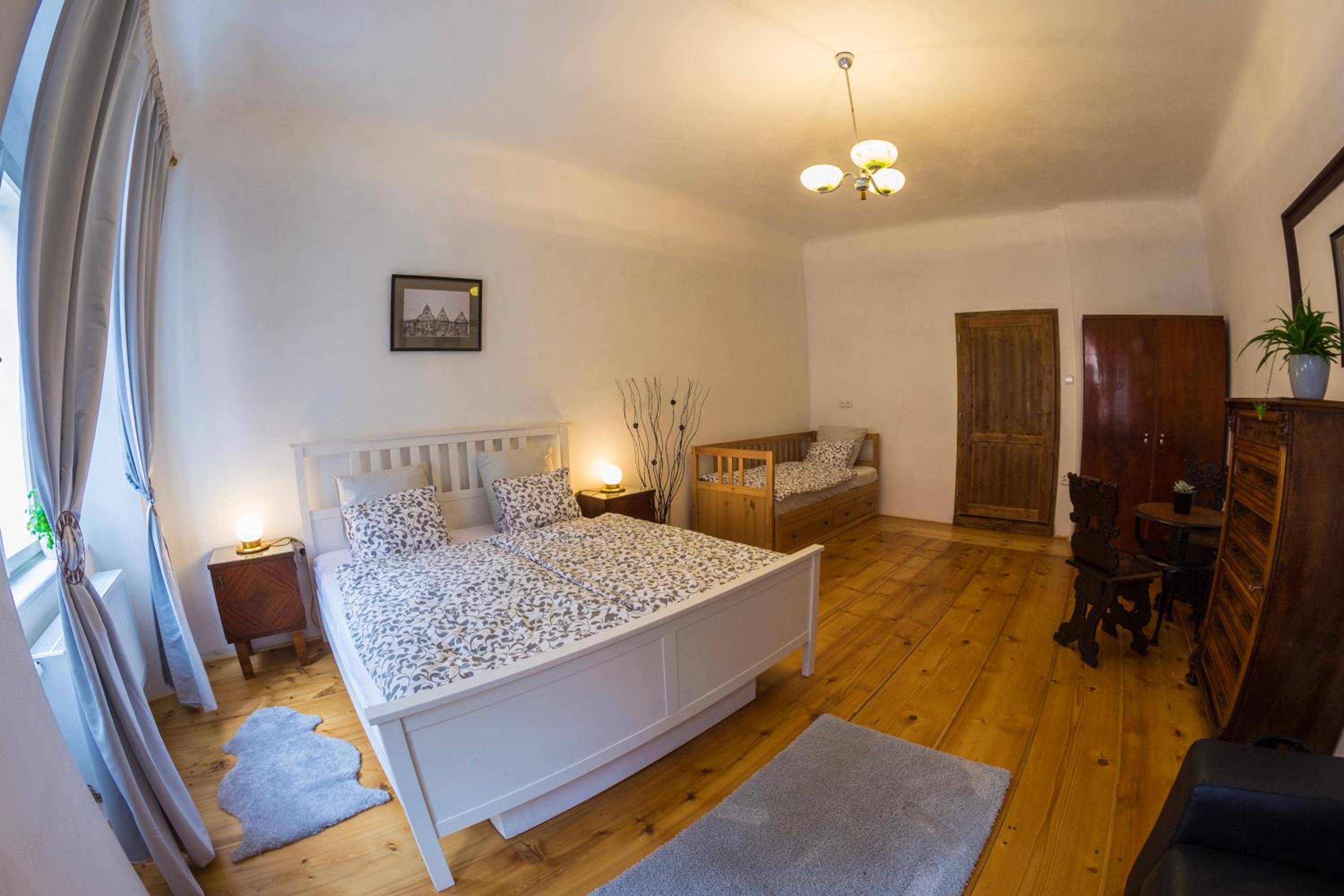 Deluxe Quadruple Room with Bath - Photo 22
