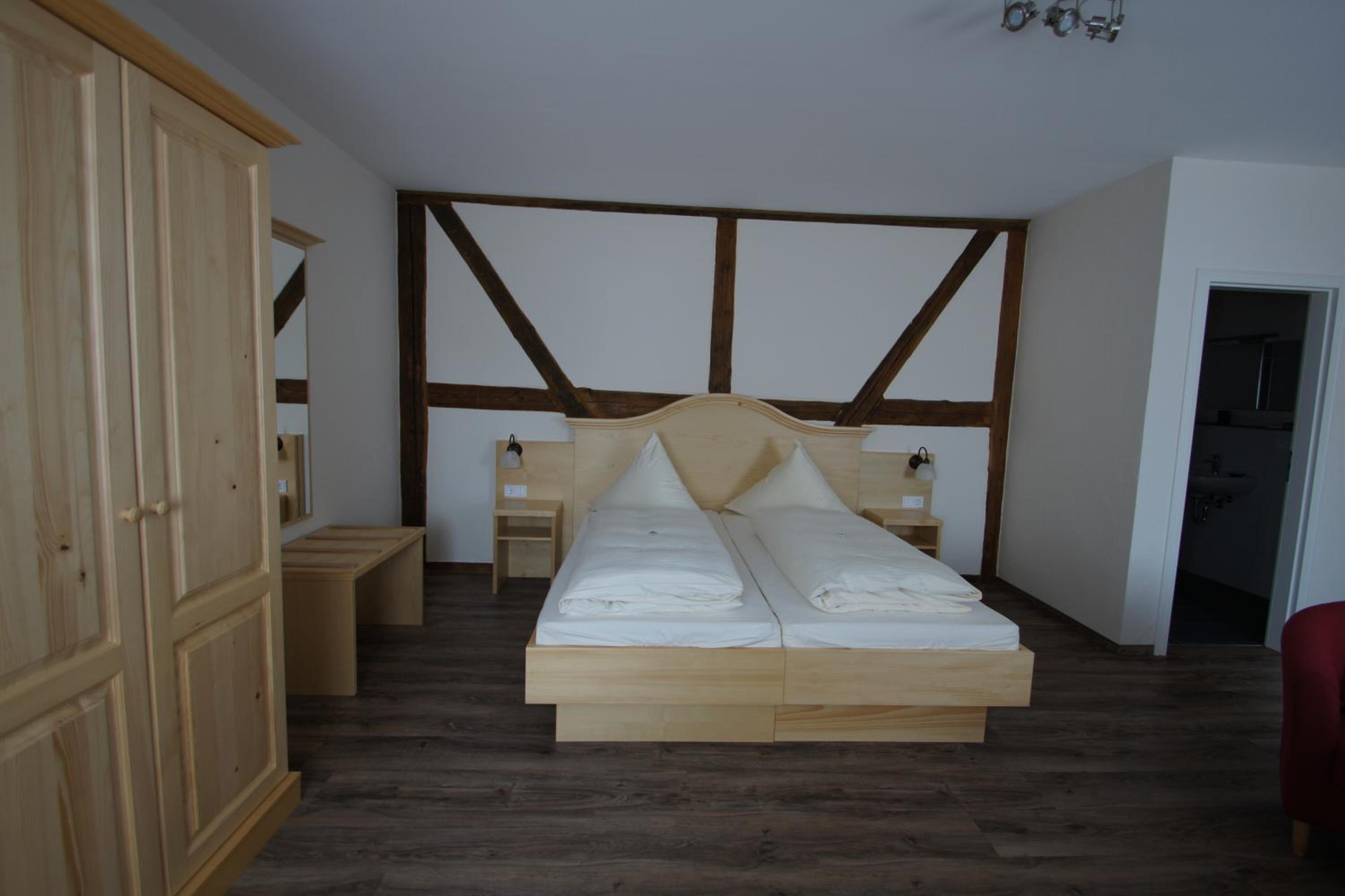 Family Room with Garden View - Photo 7