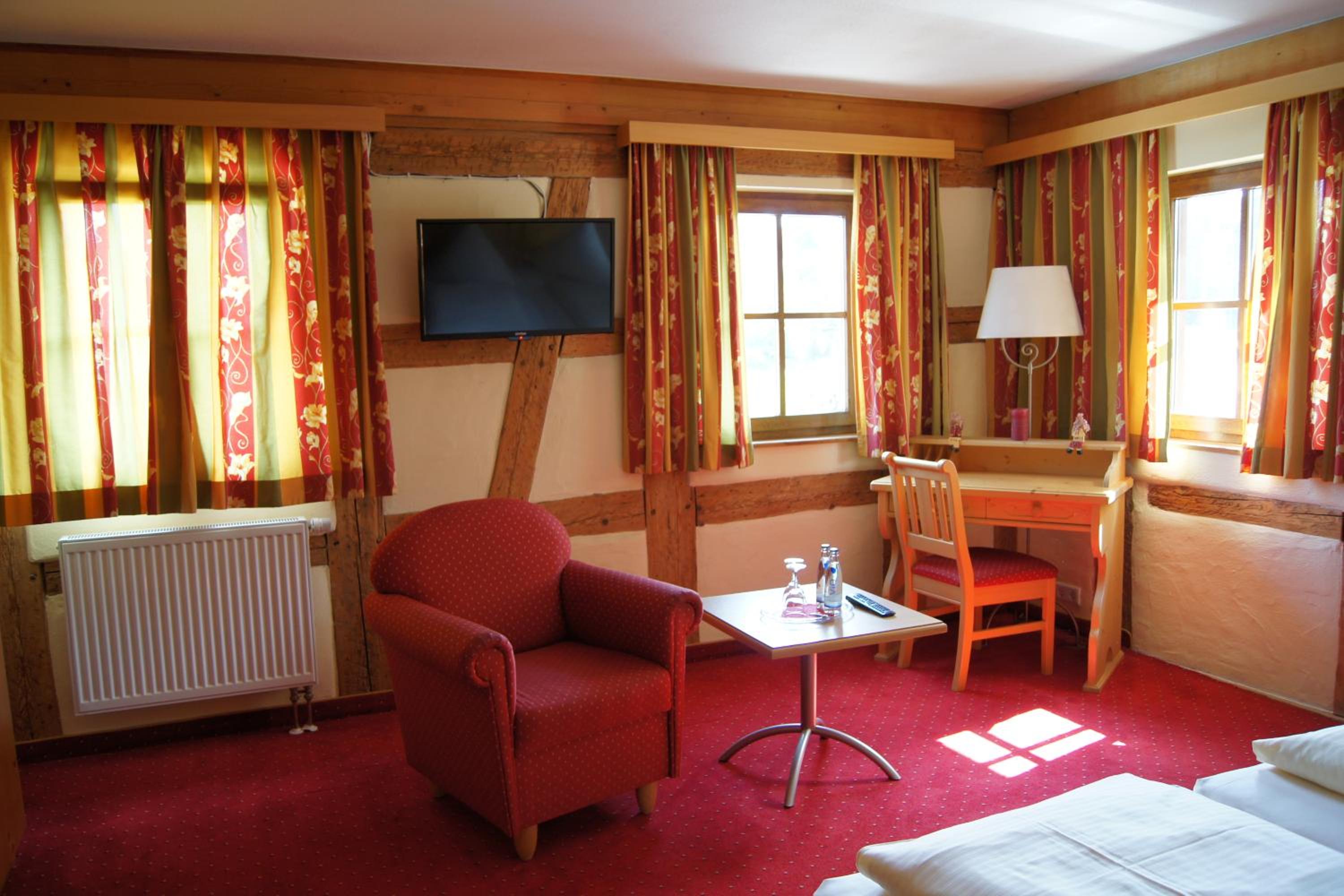Double Room with Private Bathroom - Photo 3