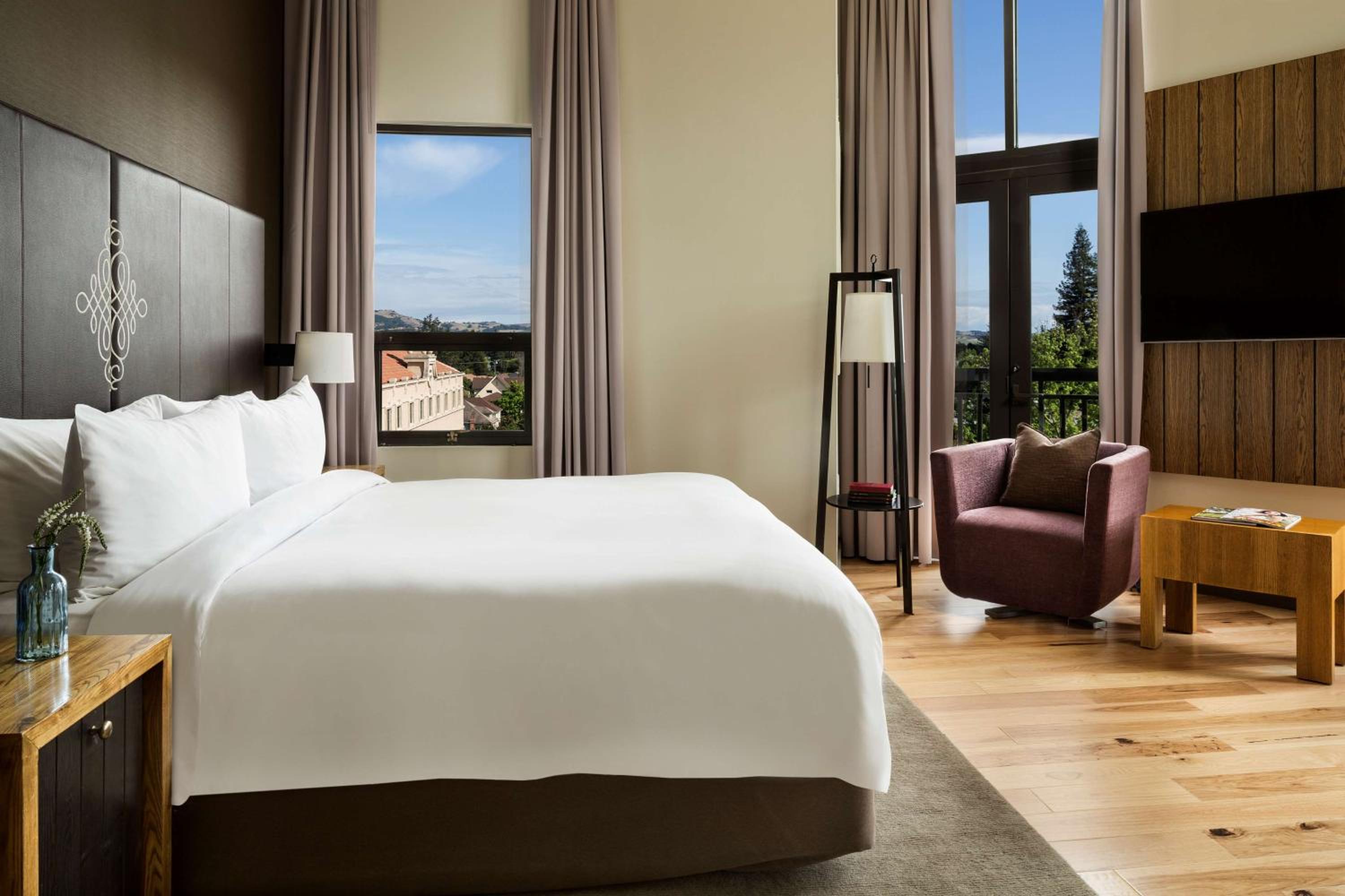 King Room with City View - Photo 2