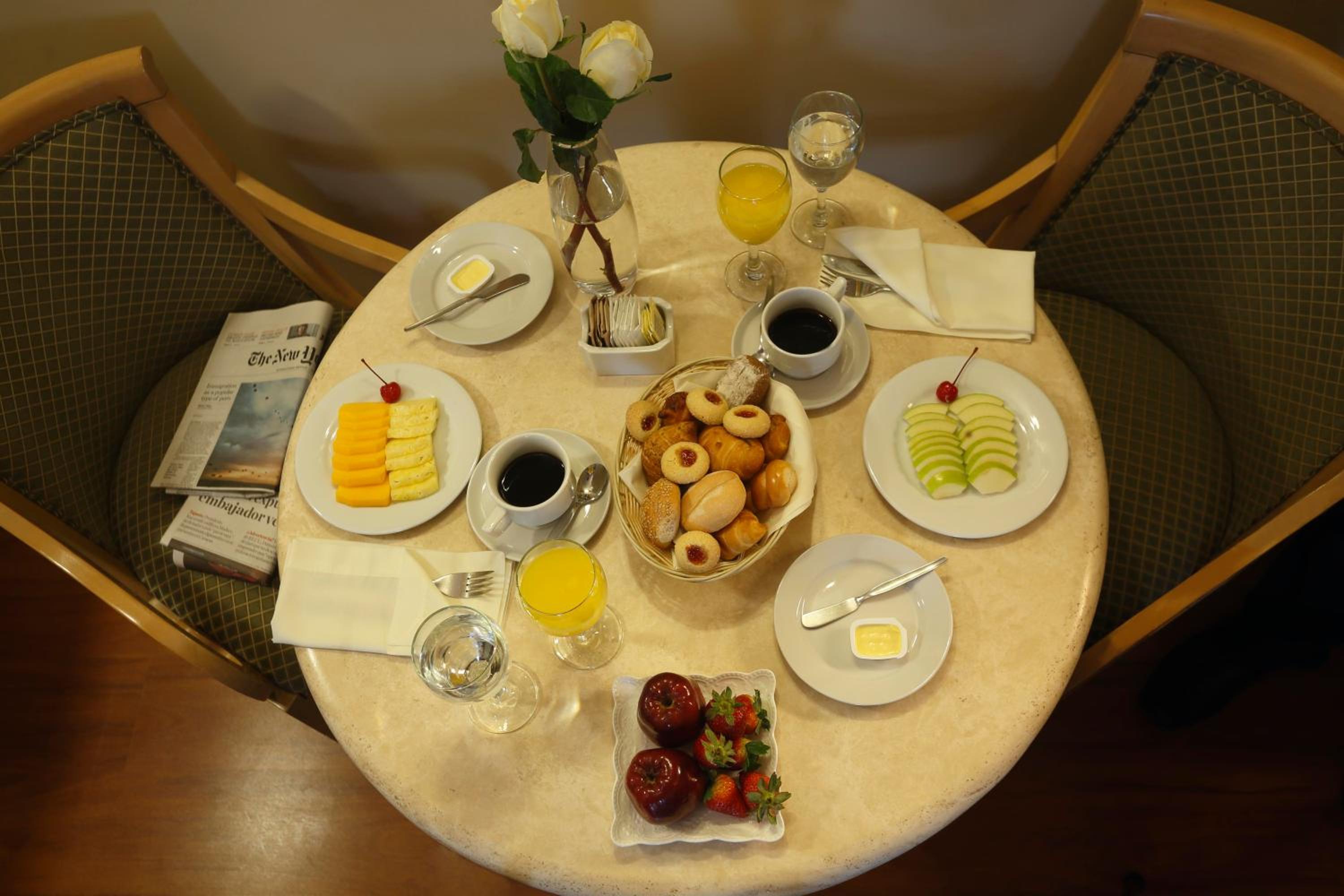 Executive Suite - Photo 13