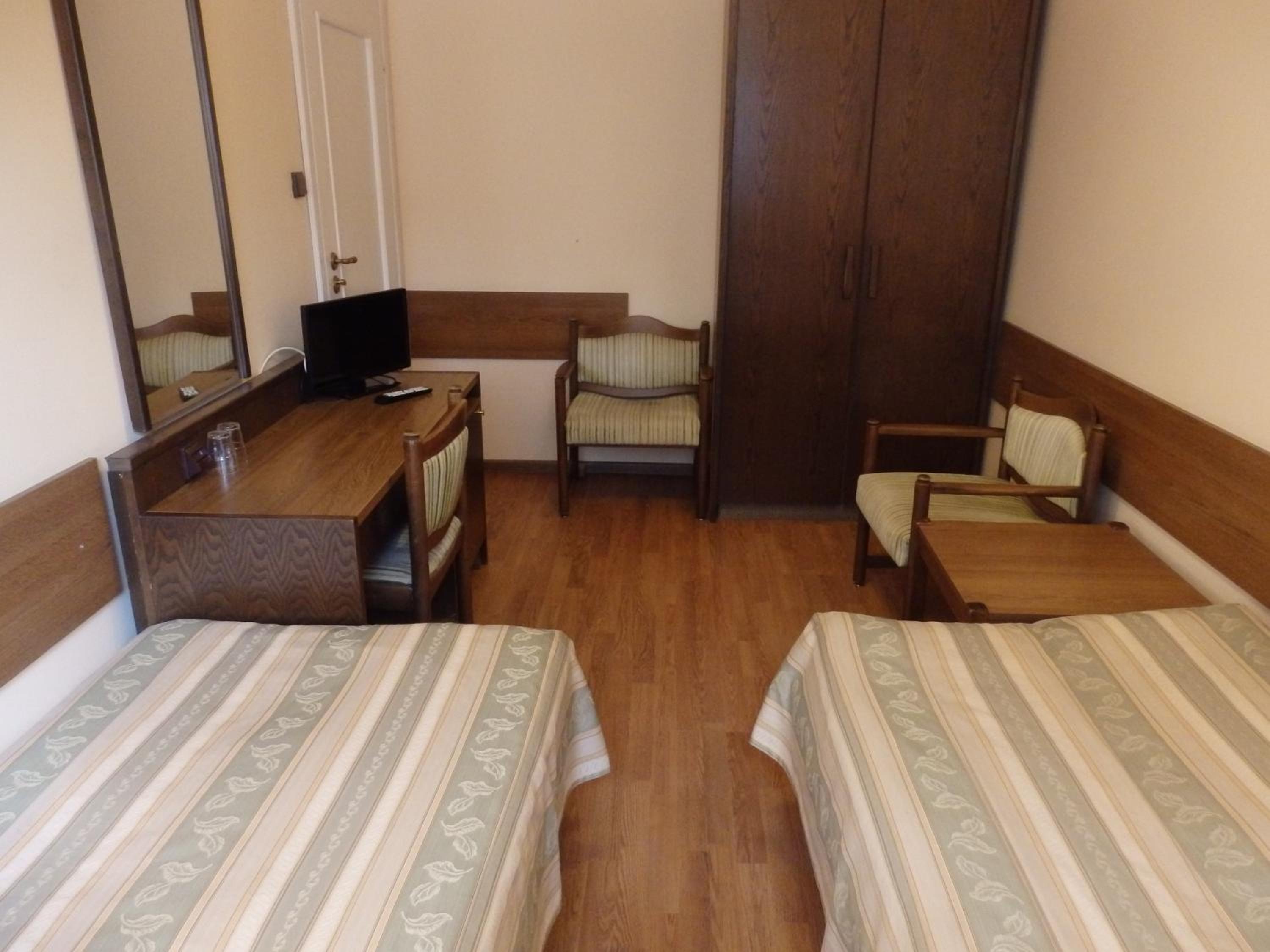 Two-Bedroom Apartment - Photo 4