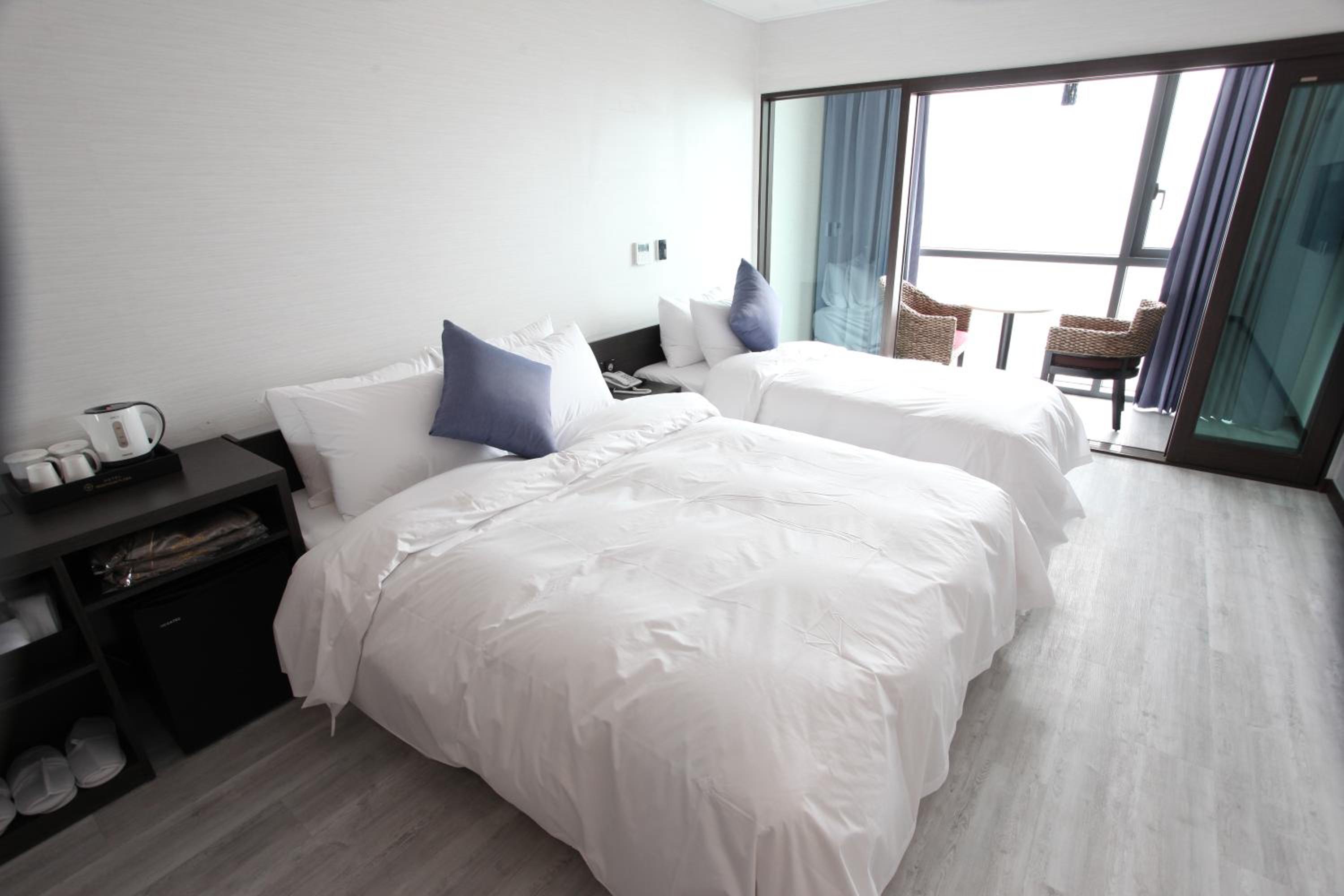 Deluxe Double or Twin Room with Sea View