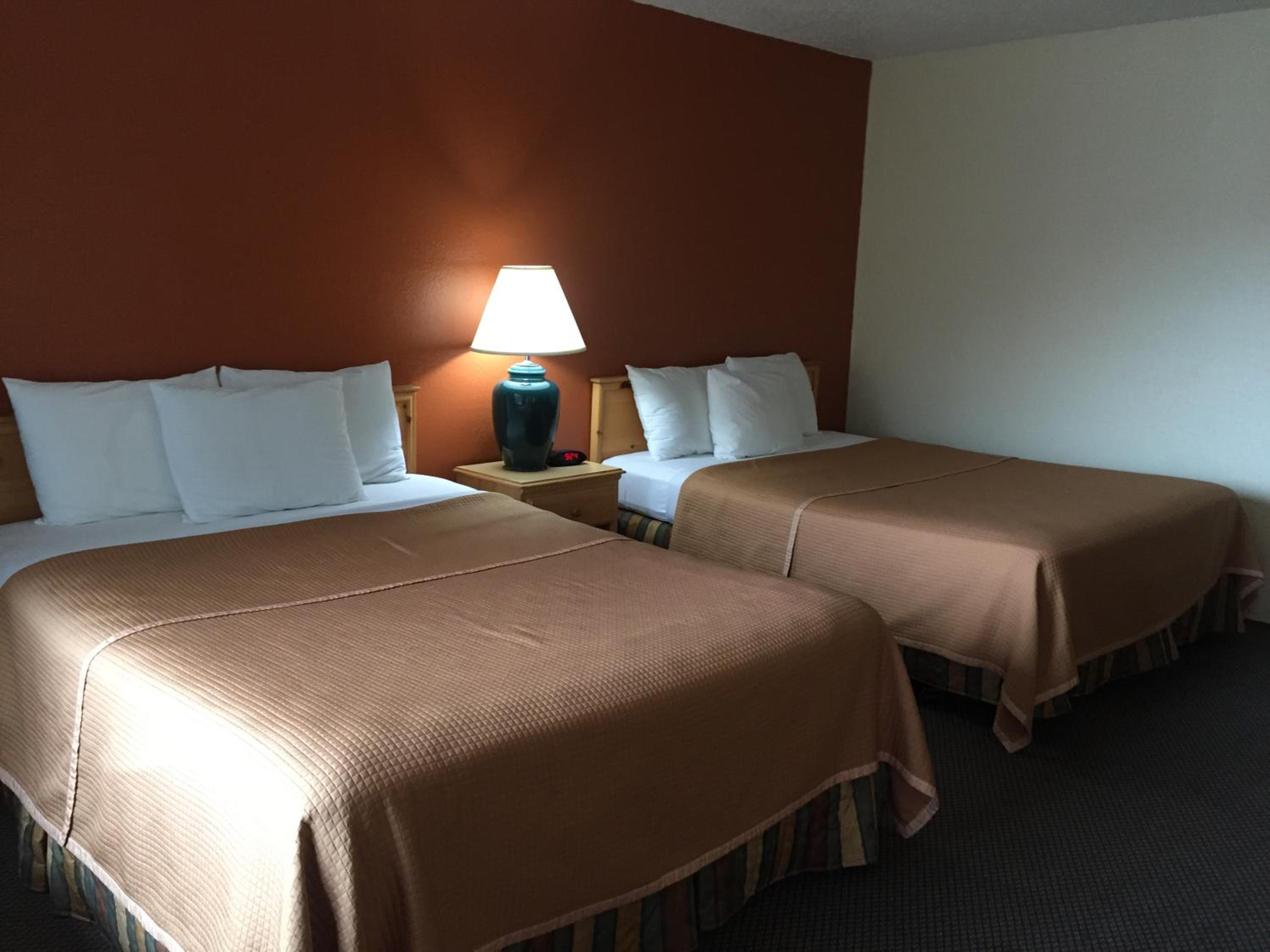 Queen Room with Two Queen Beds - Non-Smoking photo 1