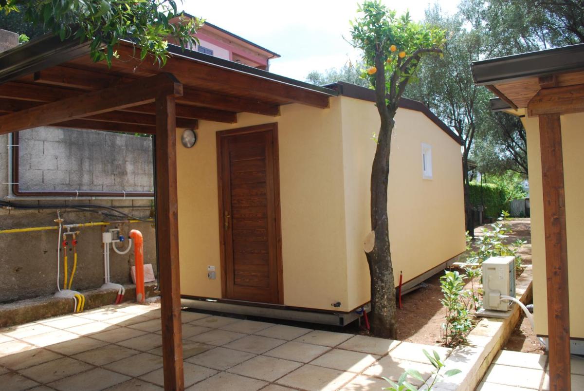 Mobile Home photo 2