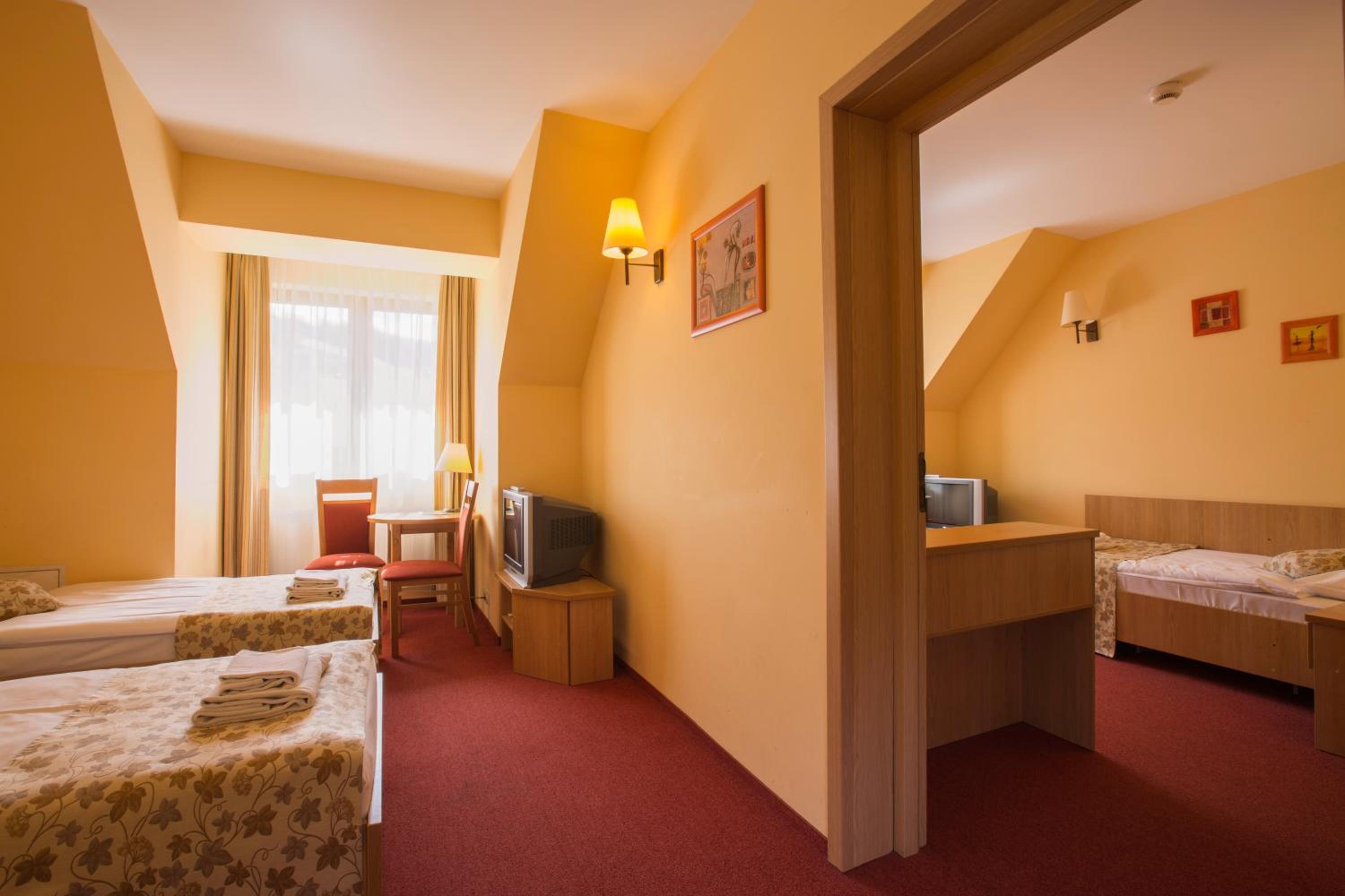 Triple Room - Photo 1