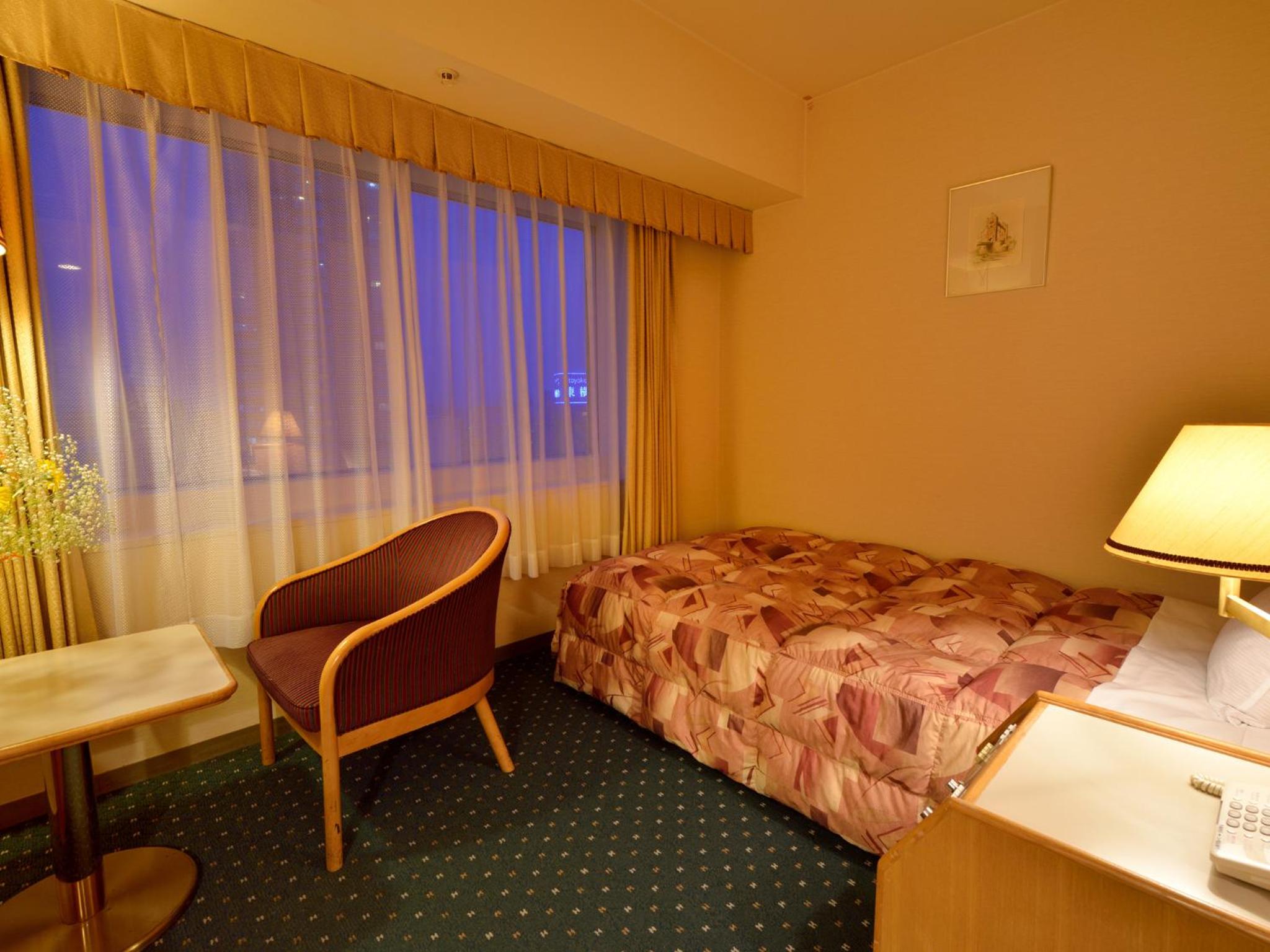 Single Room - Smoking