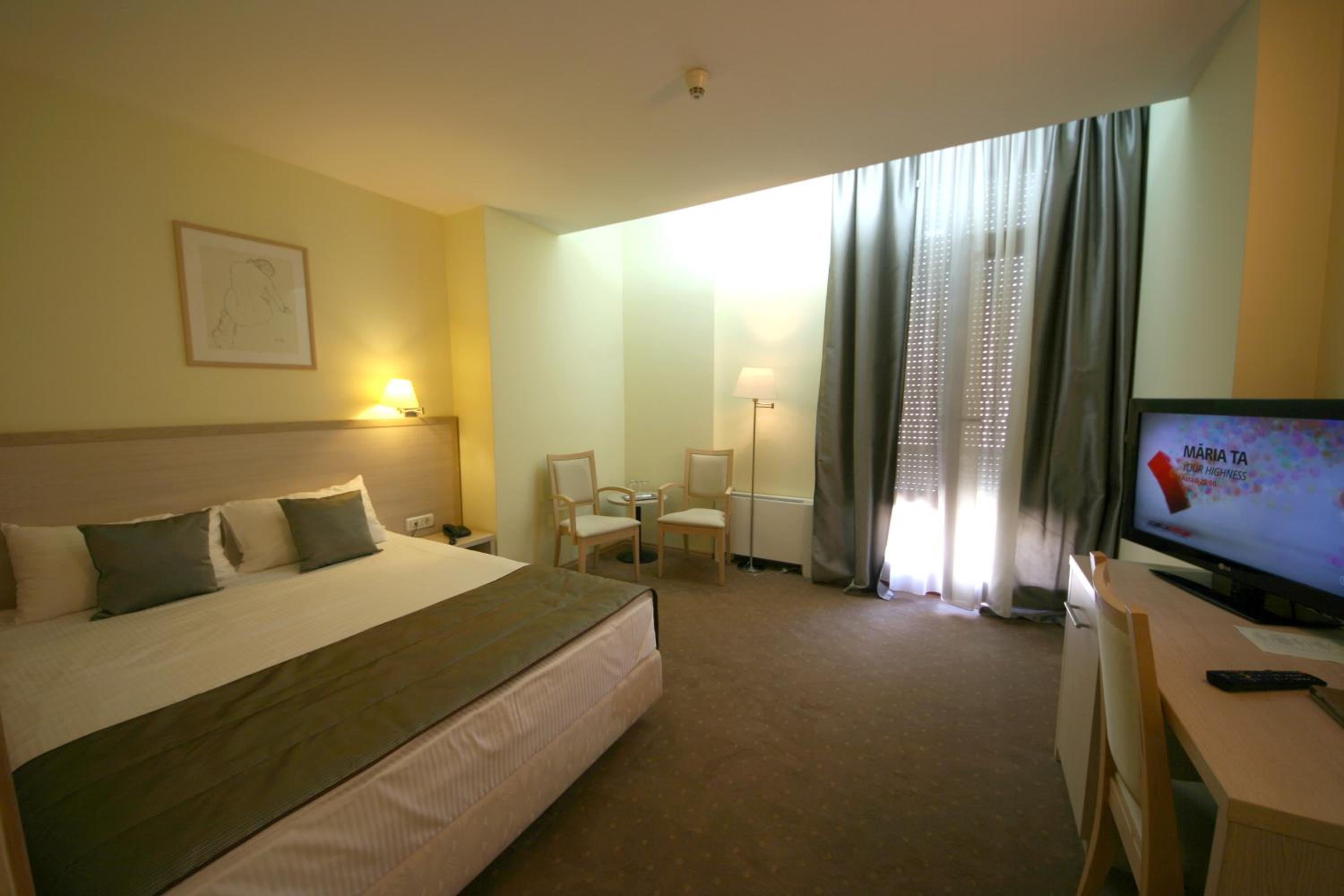 Double Room - Photo 4