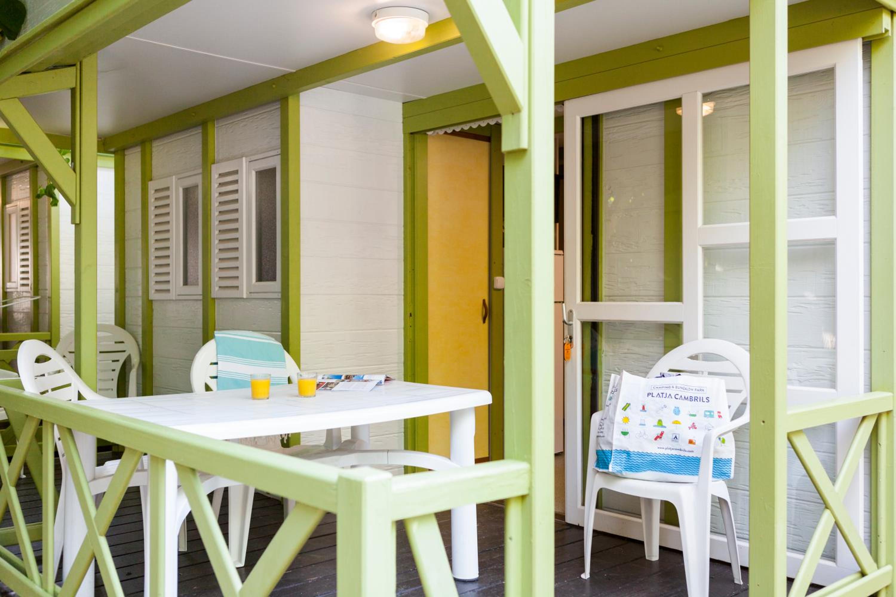 Premium Two-Bedroom Bungalow without Air Conditioner photo 3