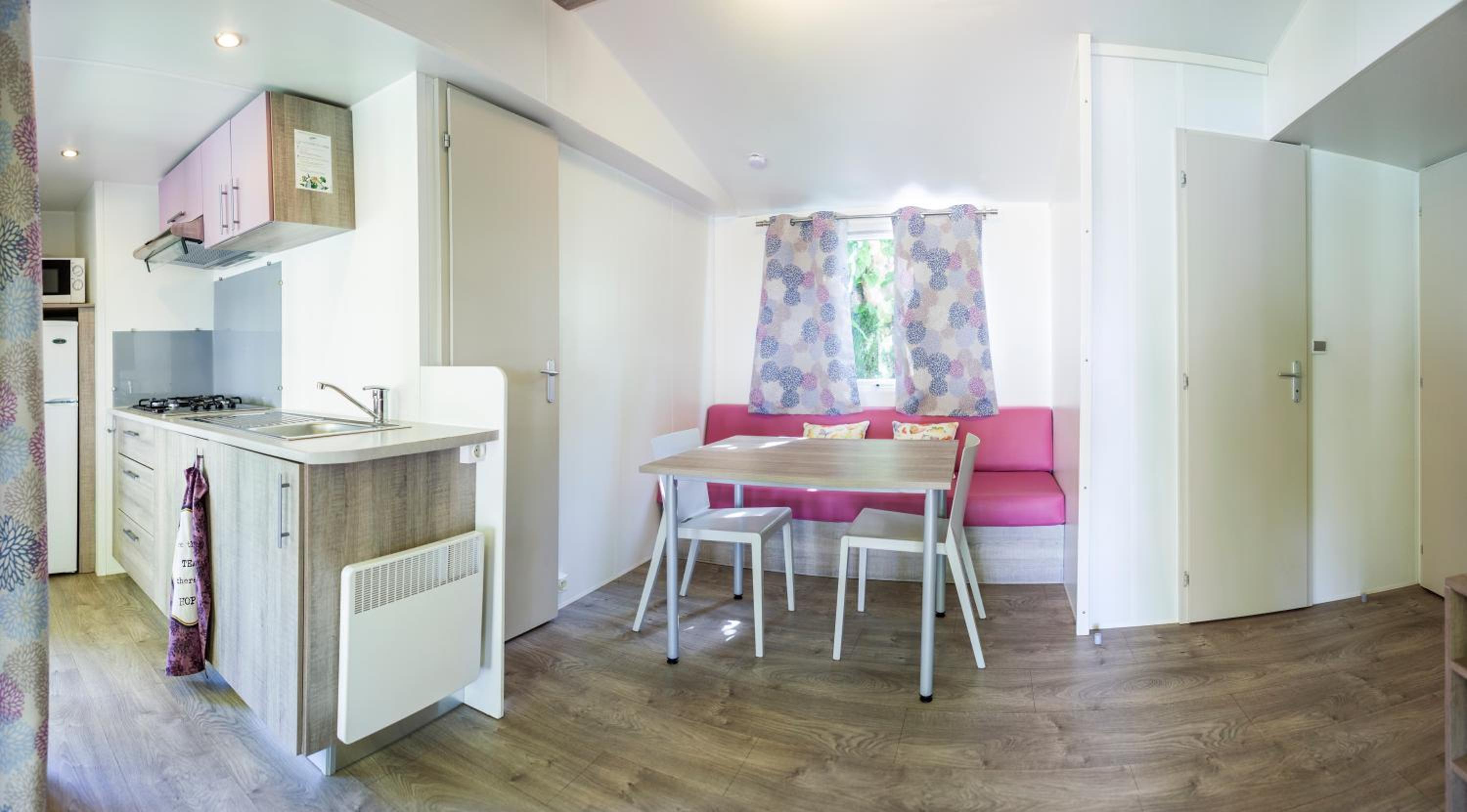 Three-Bedroom Bungalow with Air Conditioner photo 2