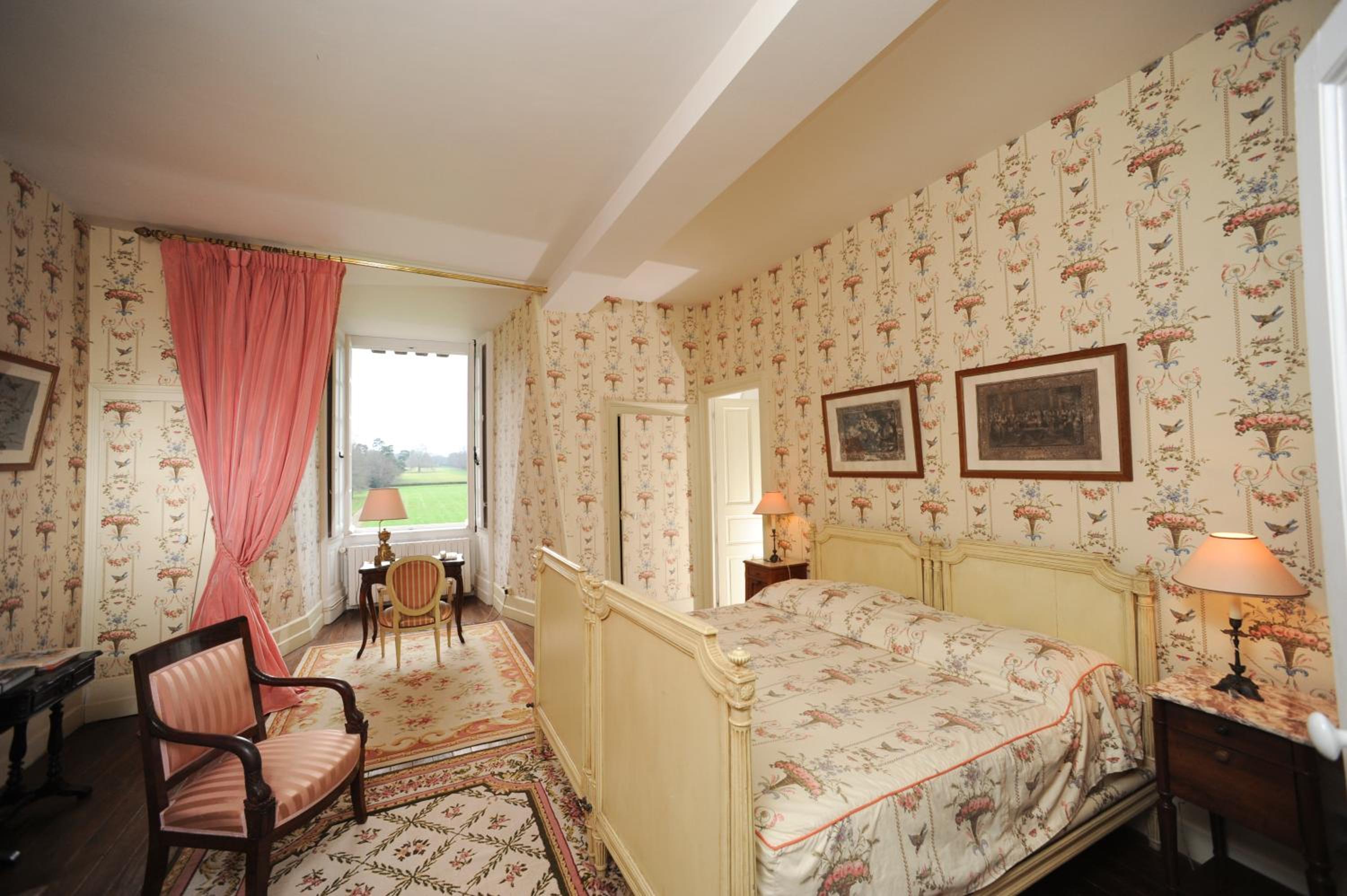 Deluxe Double or Twin Room photo 2