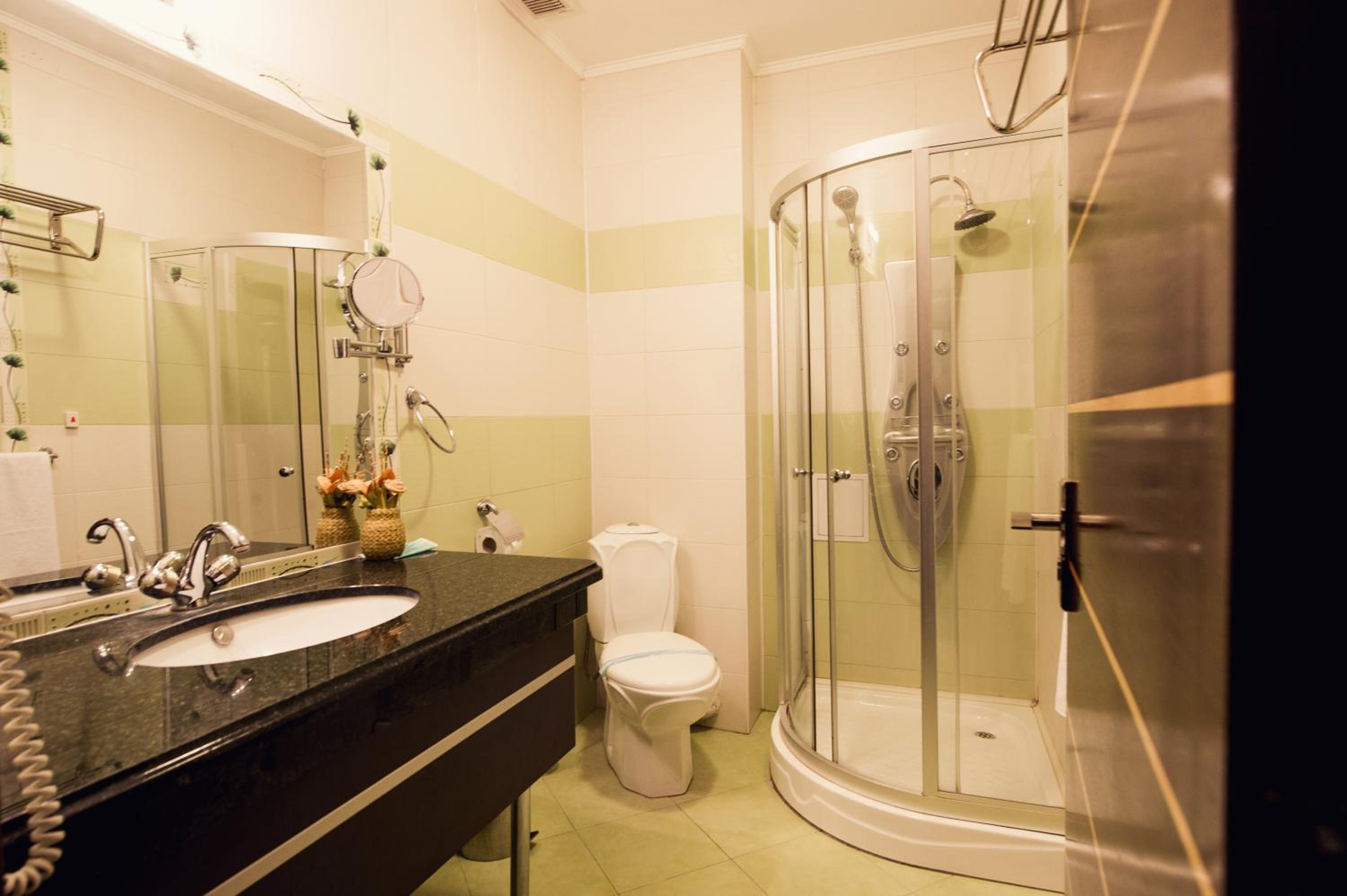 Standard Twin Room - Photo 4