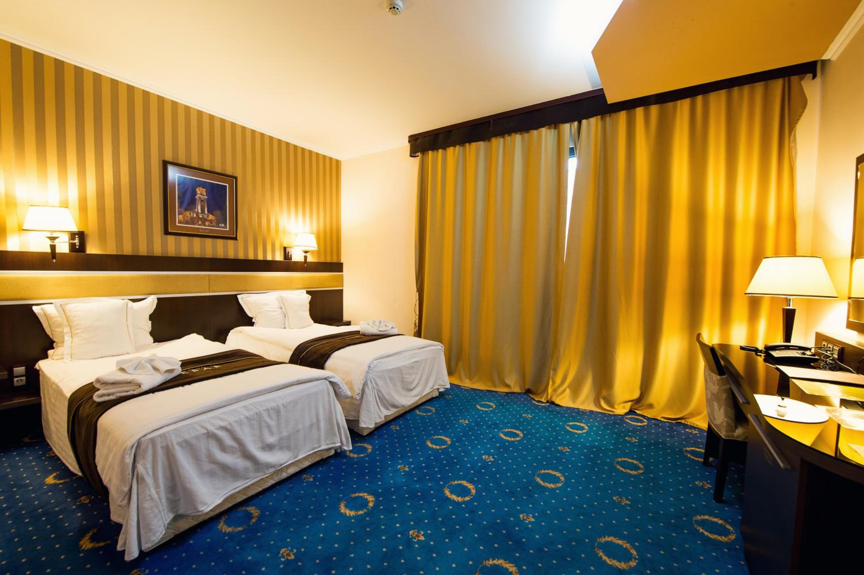 Standard Twin Room - Photo 1