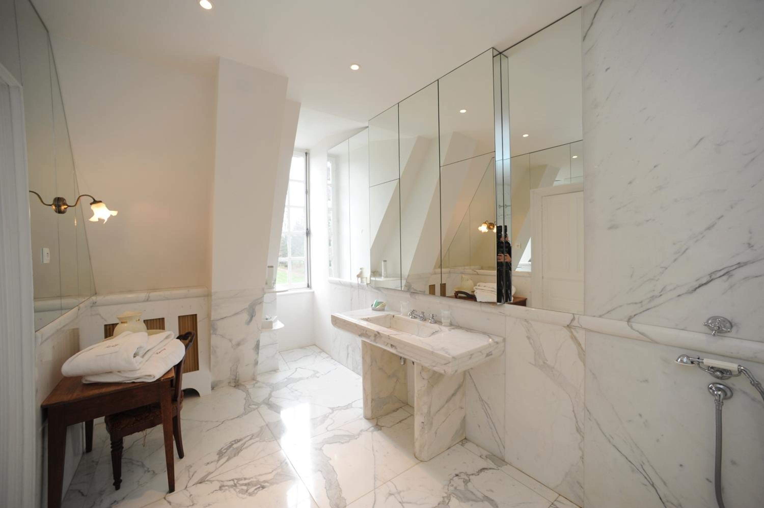 Deluxe Suite photo 3