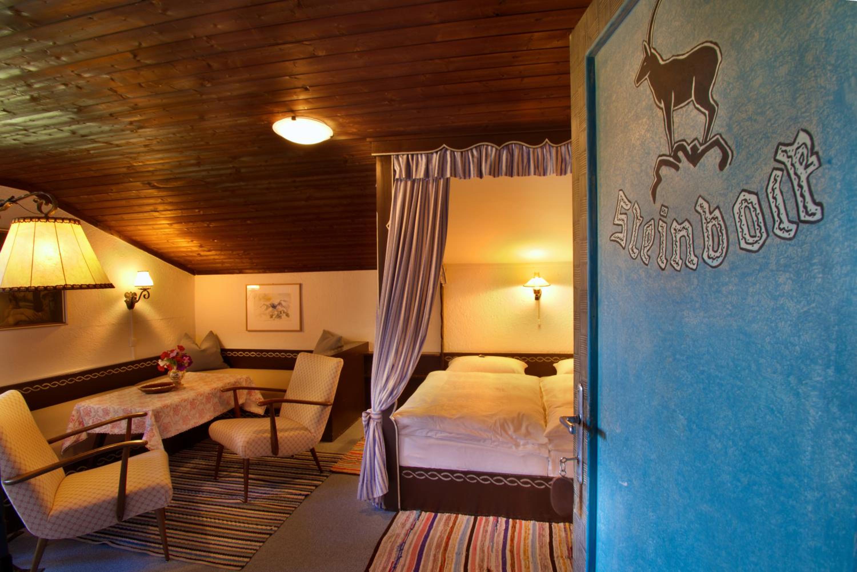 Double Room with Shower and Shared Toilet photo 1