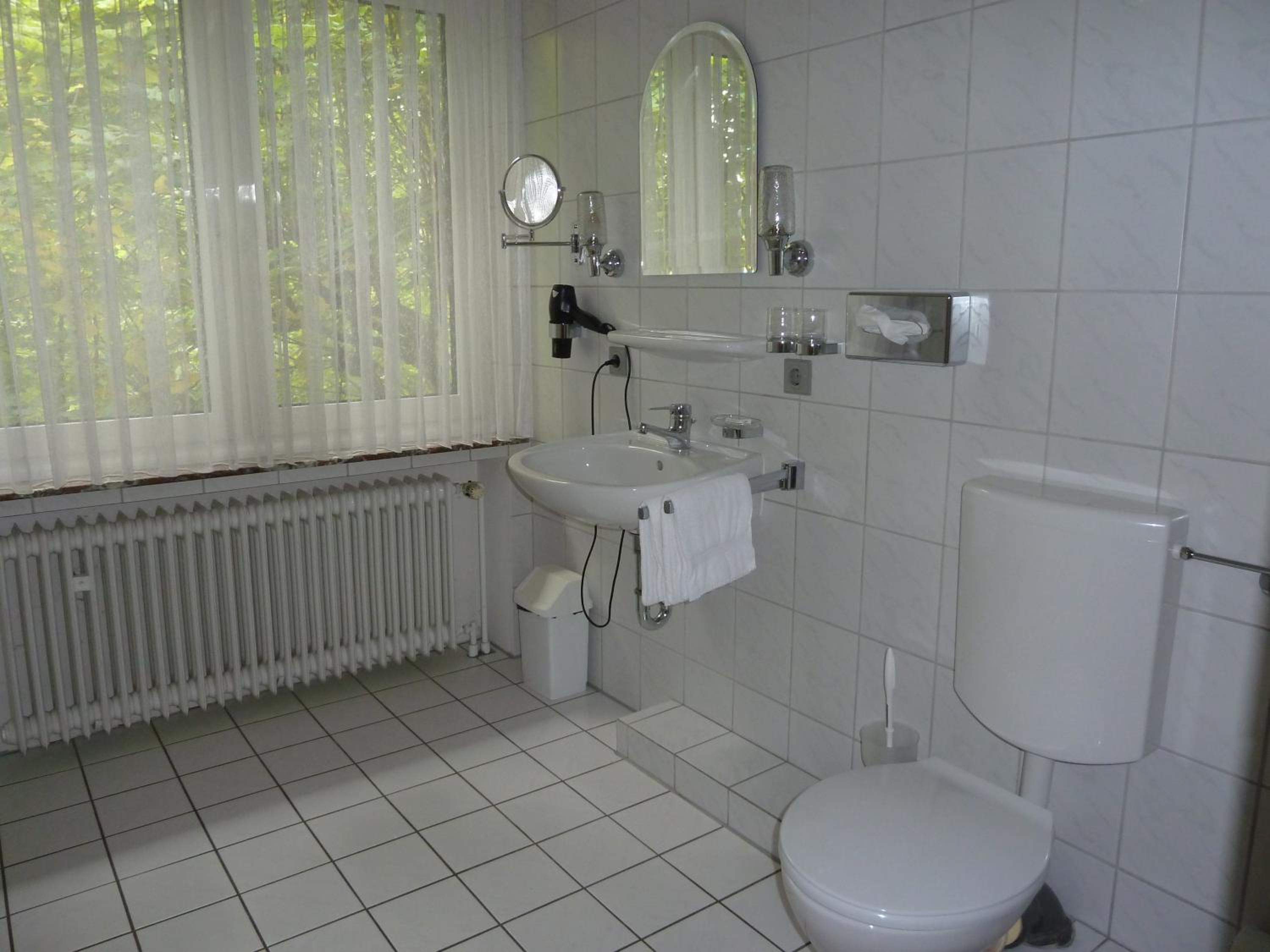 Double Room - Photo 7