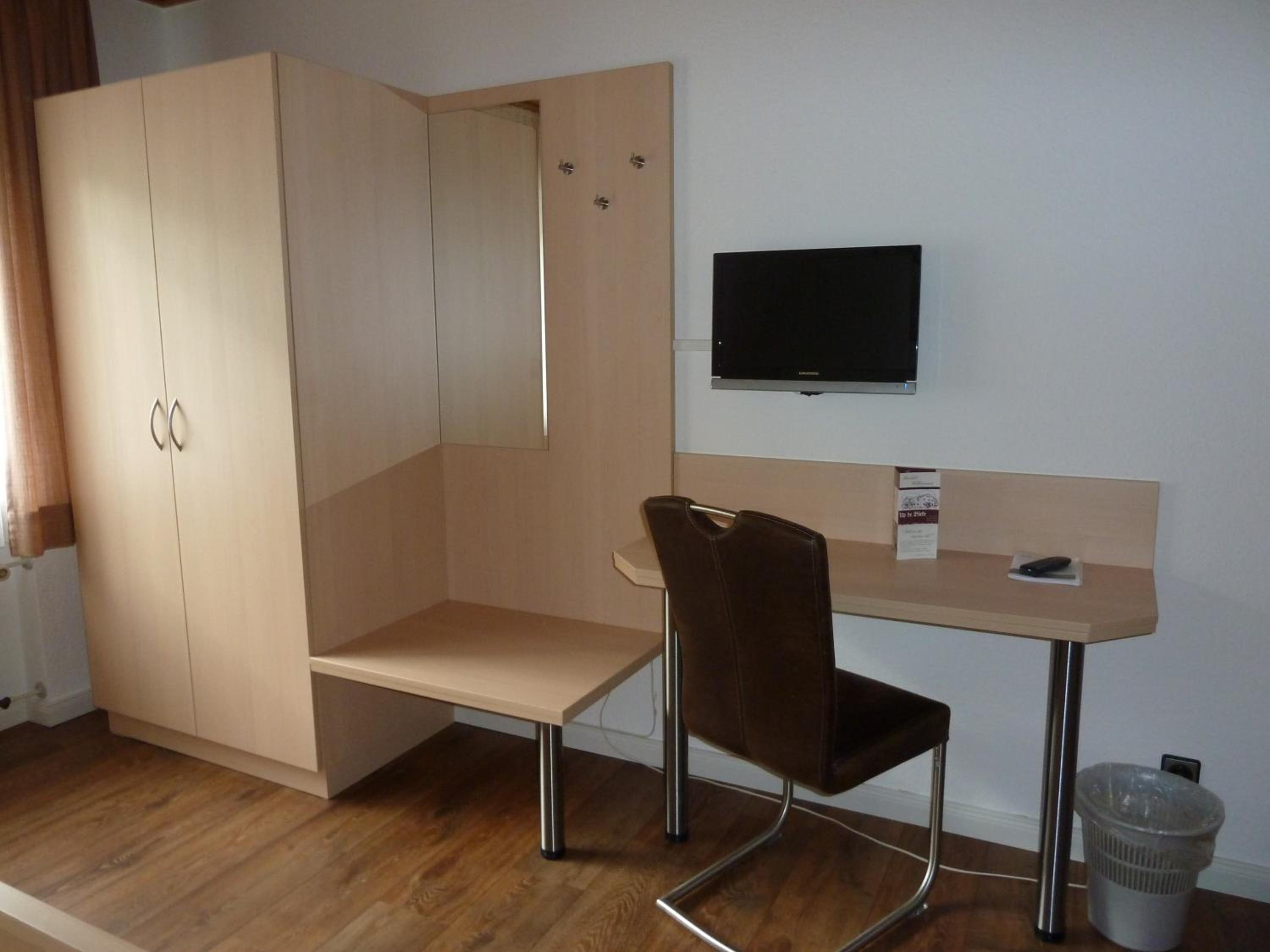 Double Room - Photo 8