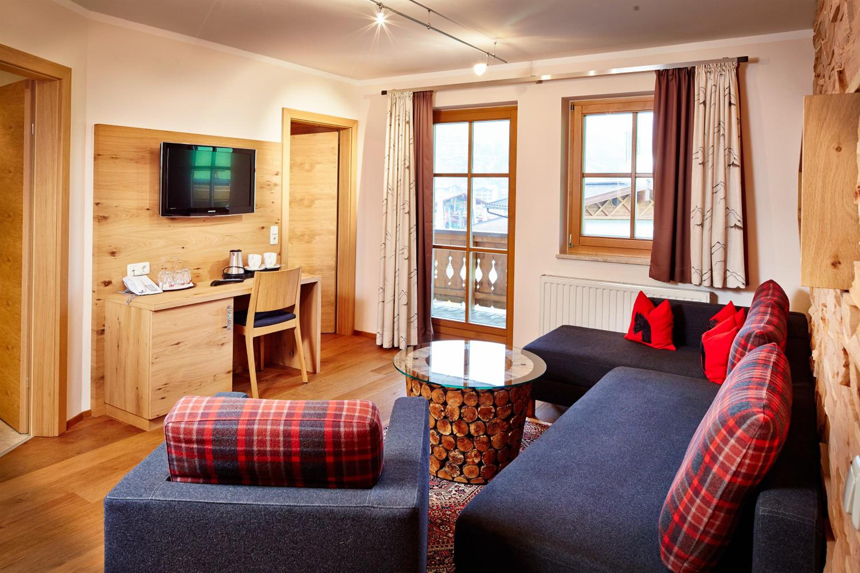 Superior Family Suite with Bunk Bed photo 2