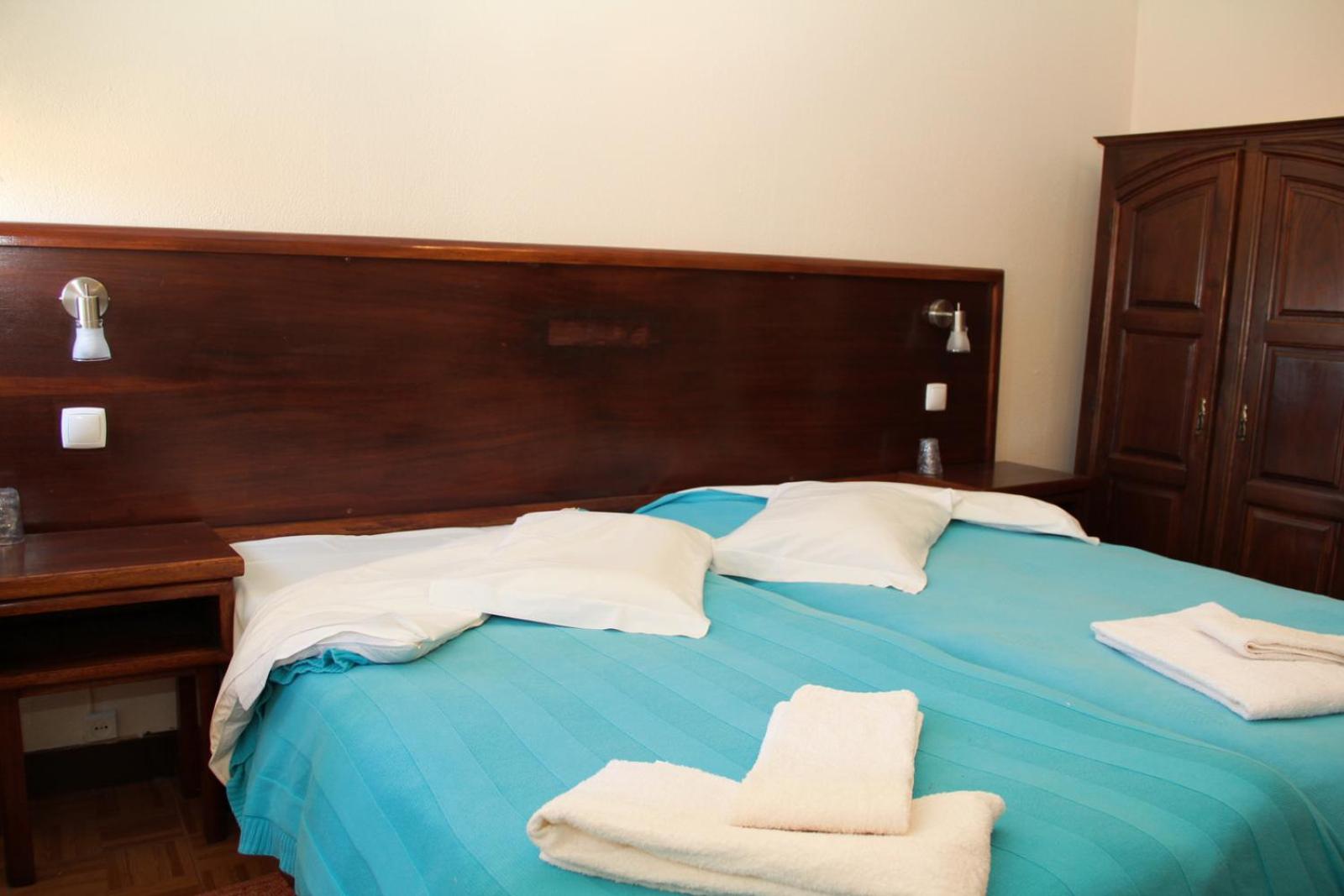Economy Twin Room - Photo 4